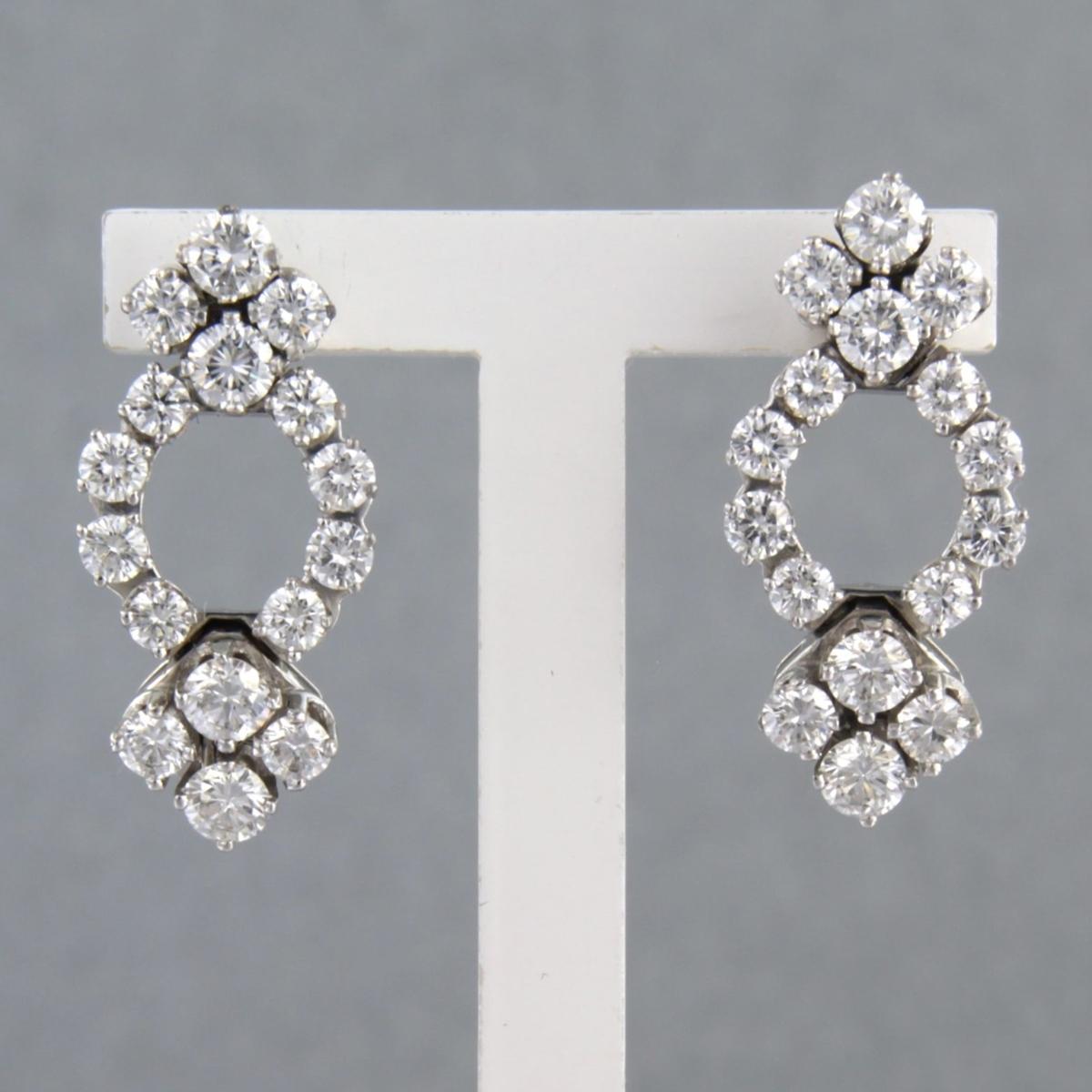 Boucles d'oreilles avec diamants taille brillant jusqu'à 2.00ct 7.2 grammes Or blanc 18k Pour femmes en vente