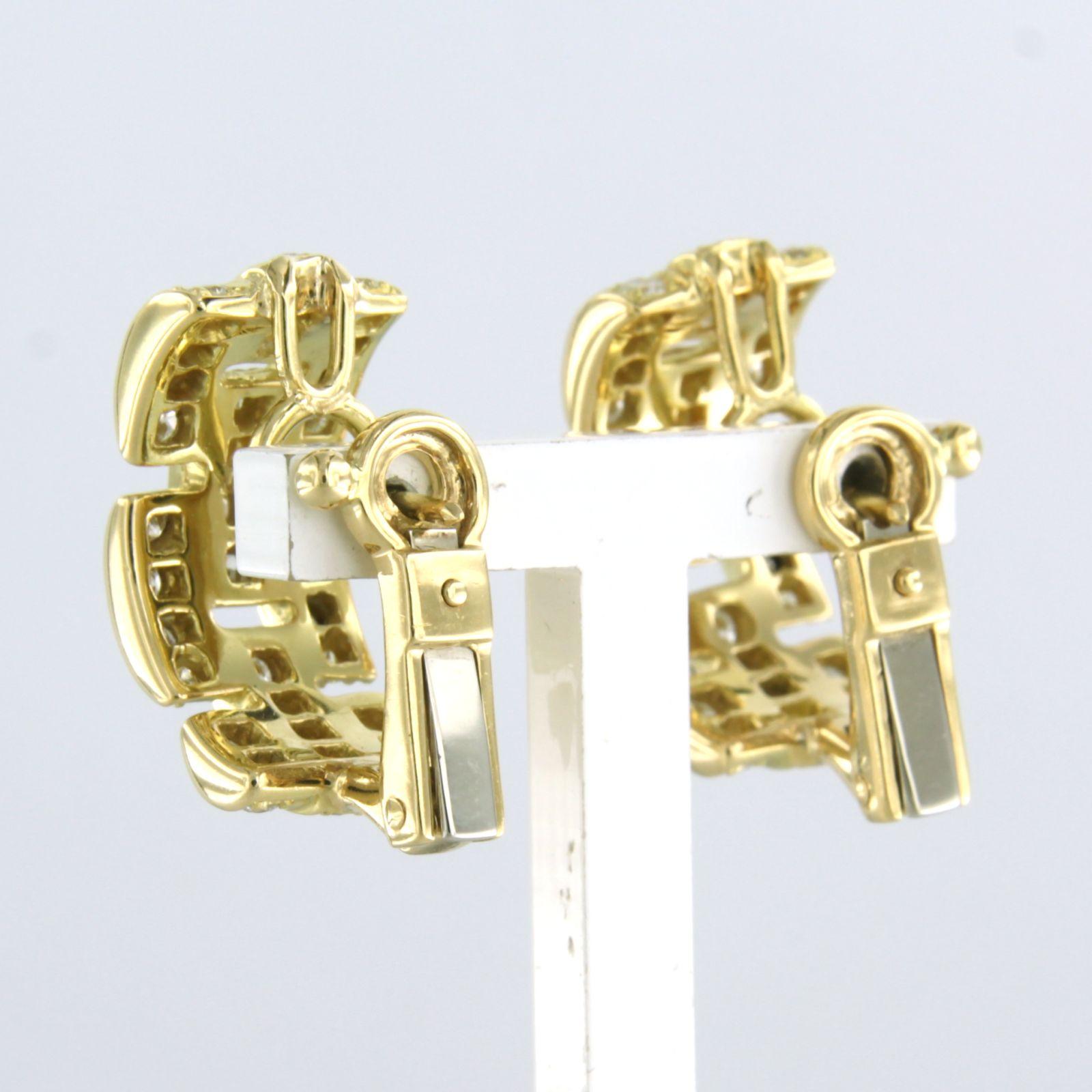 Taille brillant Boucles d'oreilles avec diamants taille brillant jusqu'à 2.50ct - 13.5 grammes - or jaune 18k en vente