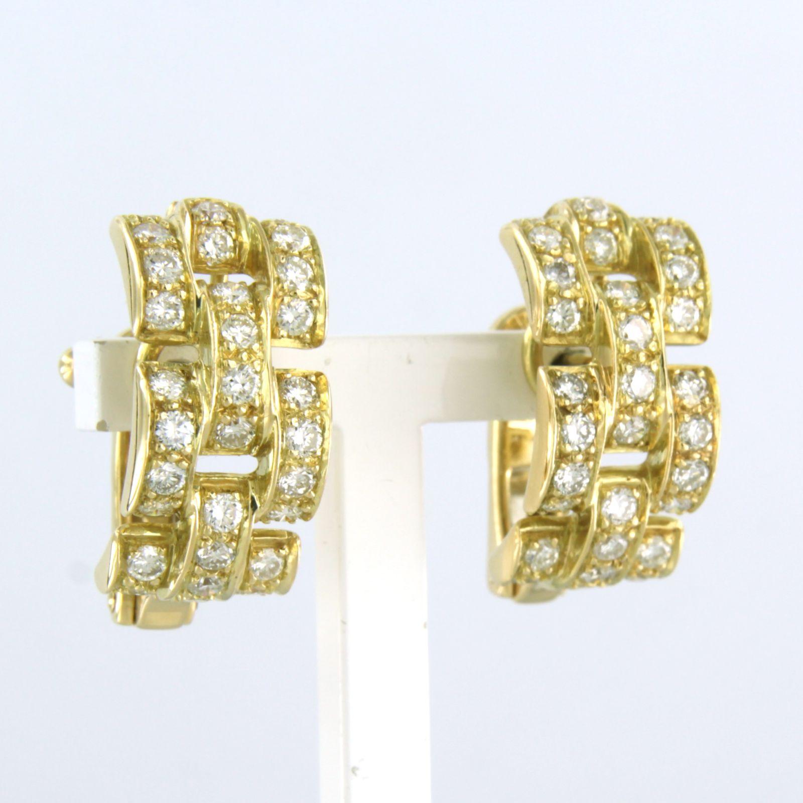 Boucles d'oreilles avec diamants taille brillant jusqu'à 2.50ct - 13.5 grammes - or jaune 18k Excellent état - En vente à The Hague, ZH