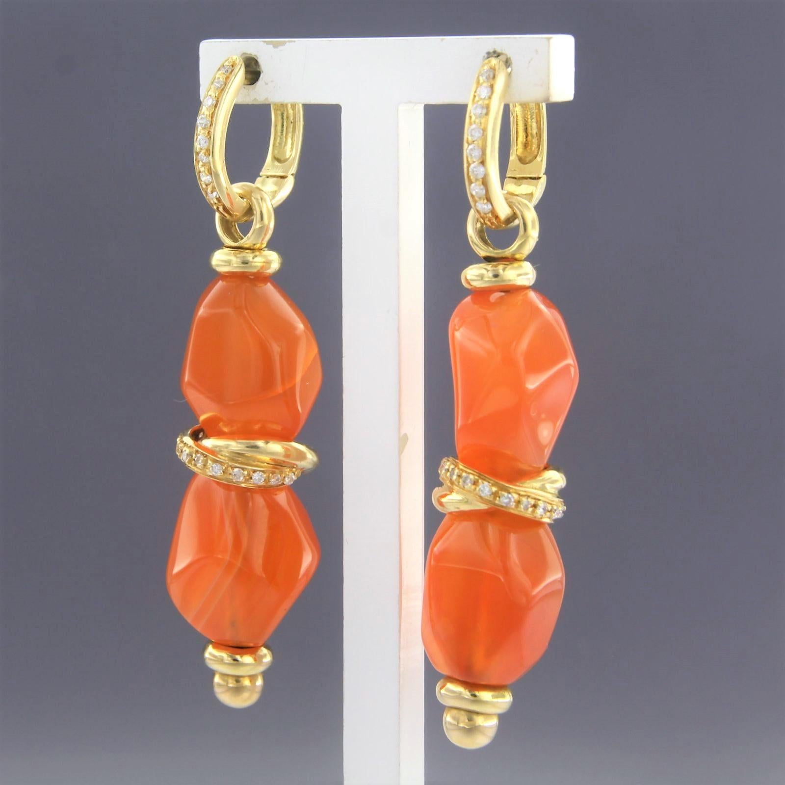 Earrings with carnelian and brilliant cut diamonds 14.4 grams 18k gold In Excellent Condition For Sale In The Hague, ZH