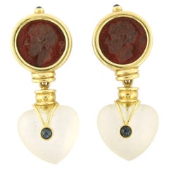 Pendientes con cornalina, zafiro y cristal de roca, de oro de 18 quilates, 22,8 gramos