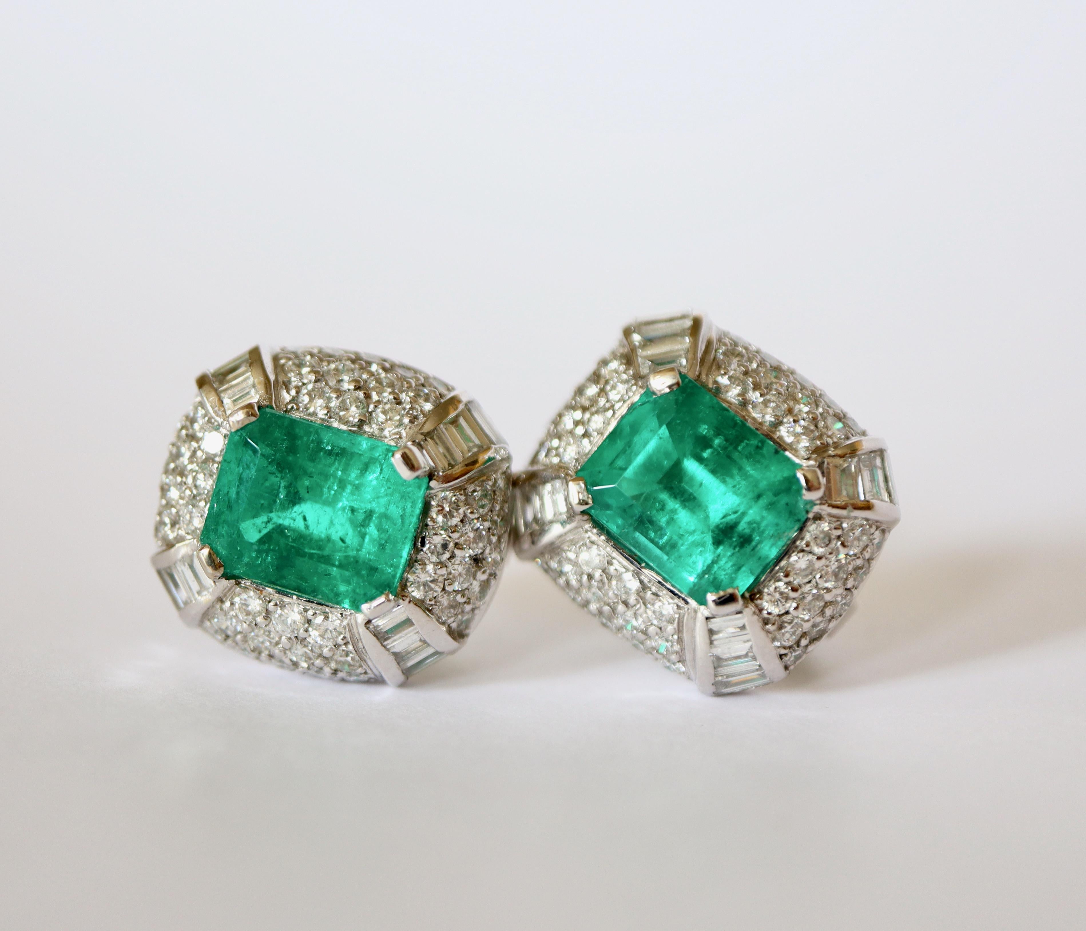 Earrings with Colombia Emeralds 6.15 Carats Diamonds 2.43 carats clip-on earring For Sale 5