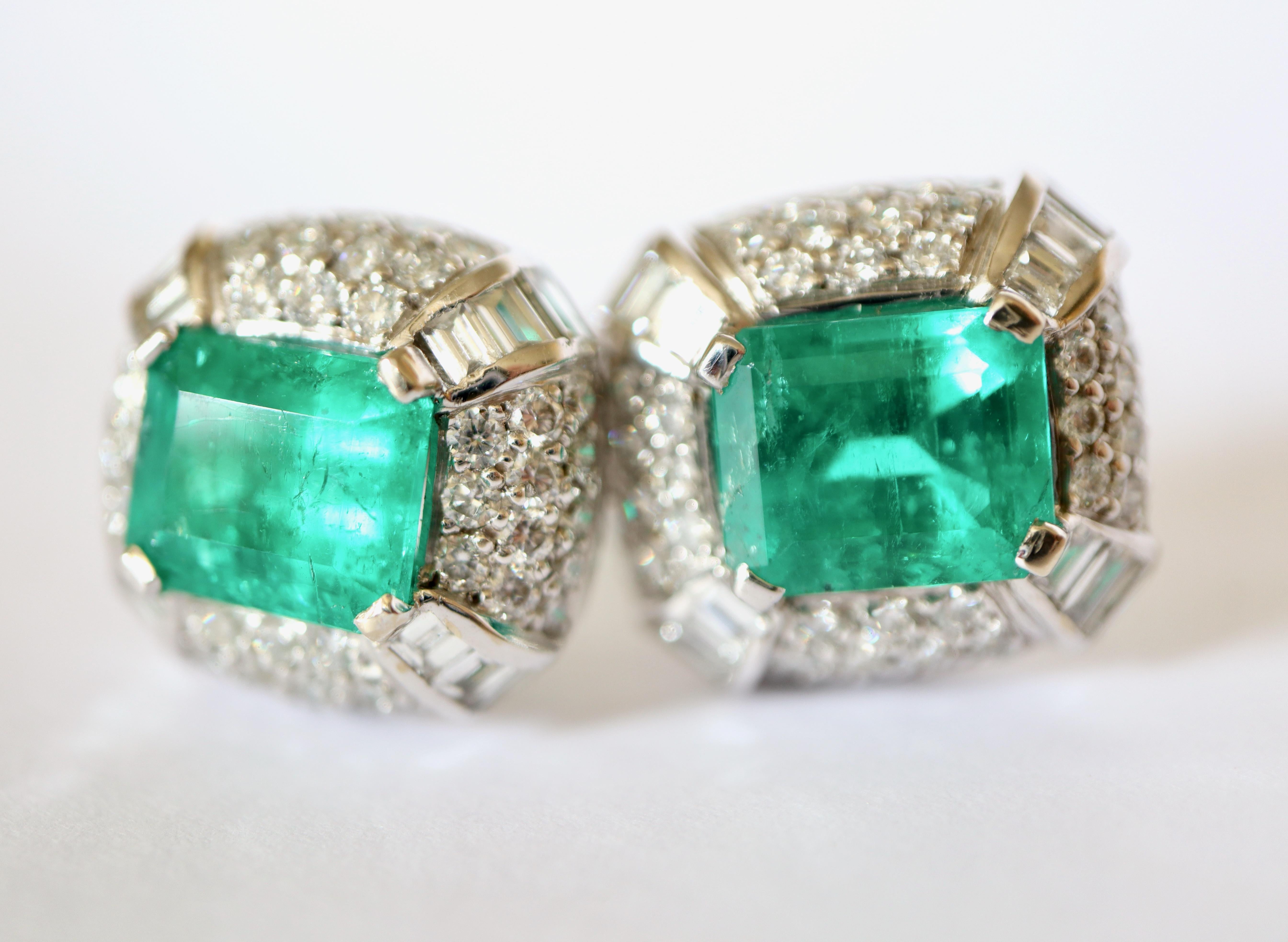 Earrings with Colombia Emeralds 6.15 Carats Diamonds 2.43 carats clip-on earring For Sale 1