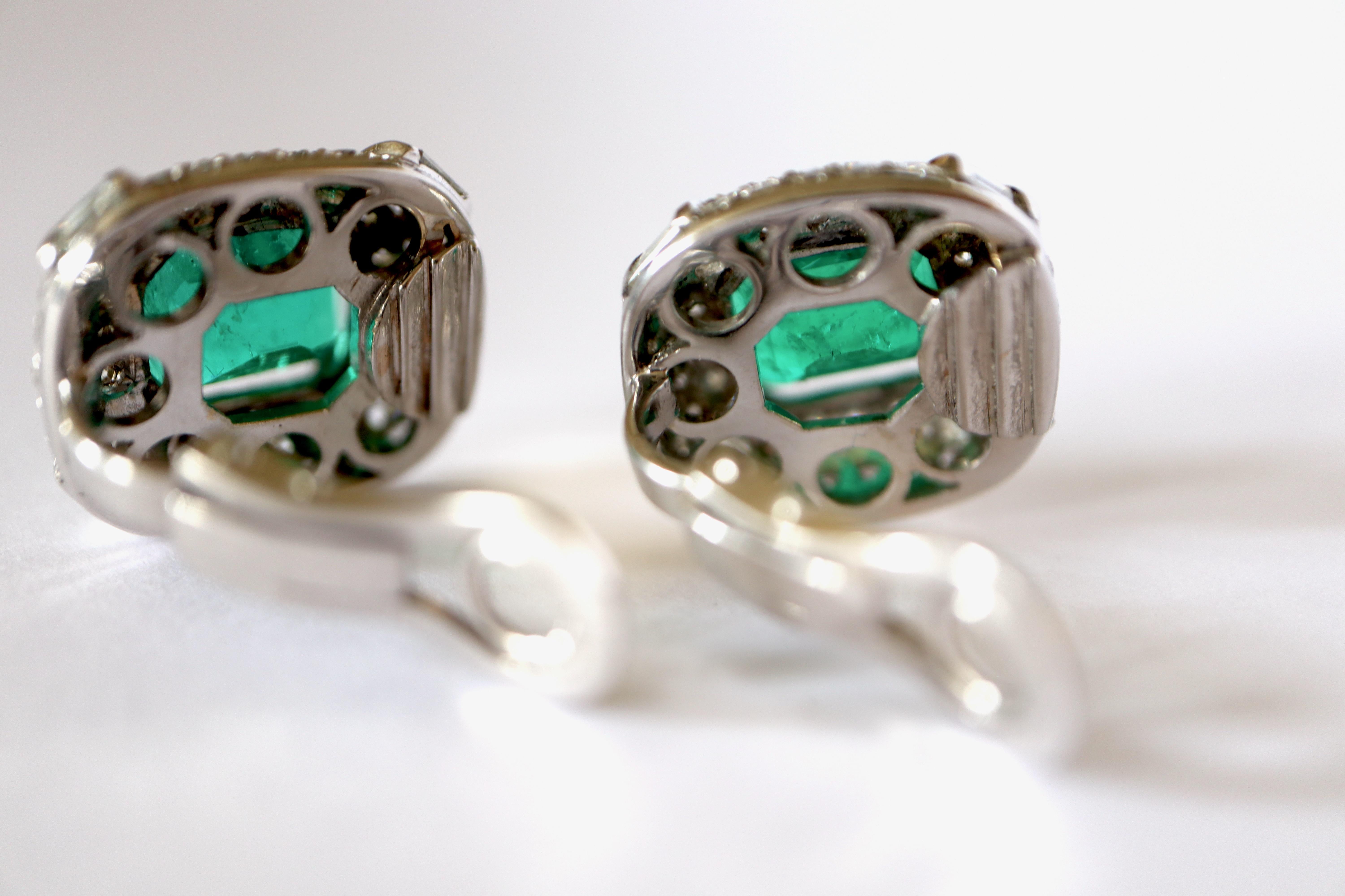 Earrings with Colombia Emeralds 6.15 Carats Diamonds 2.43 carats clip-on earring For Sale 3
