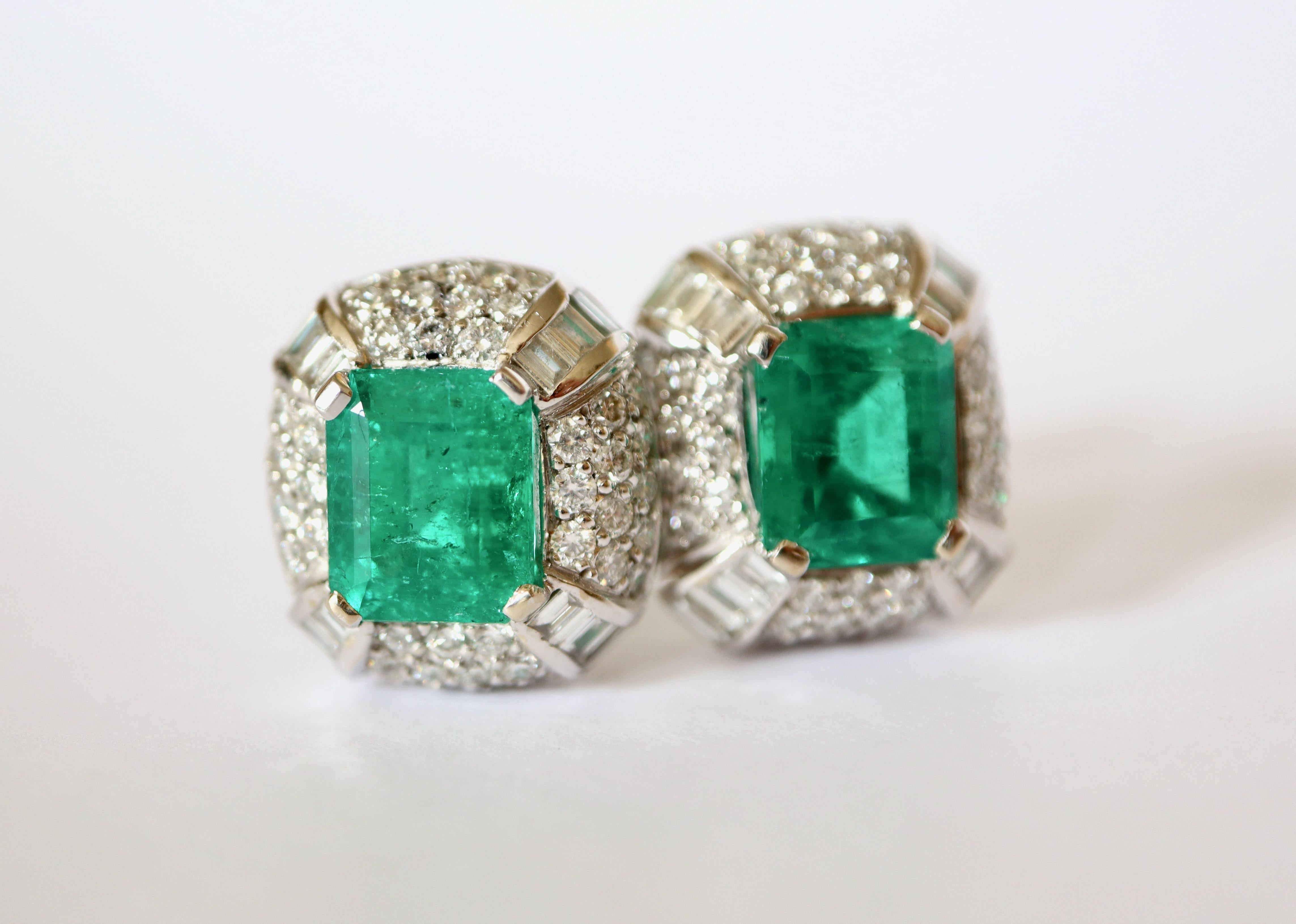 Earrings with Colombia Emeralds 6.15 Carats Diamonds 2.43 carats clip-on earring For Sale 4