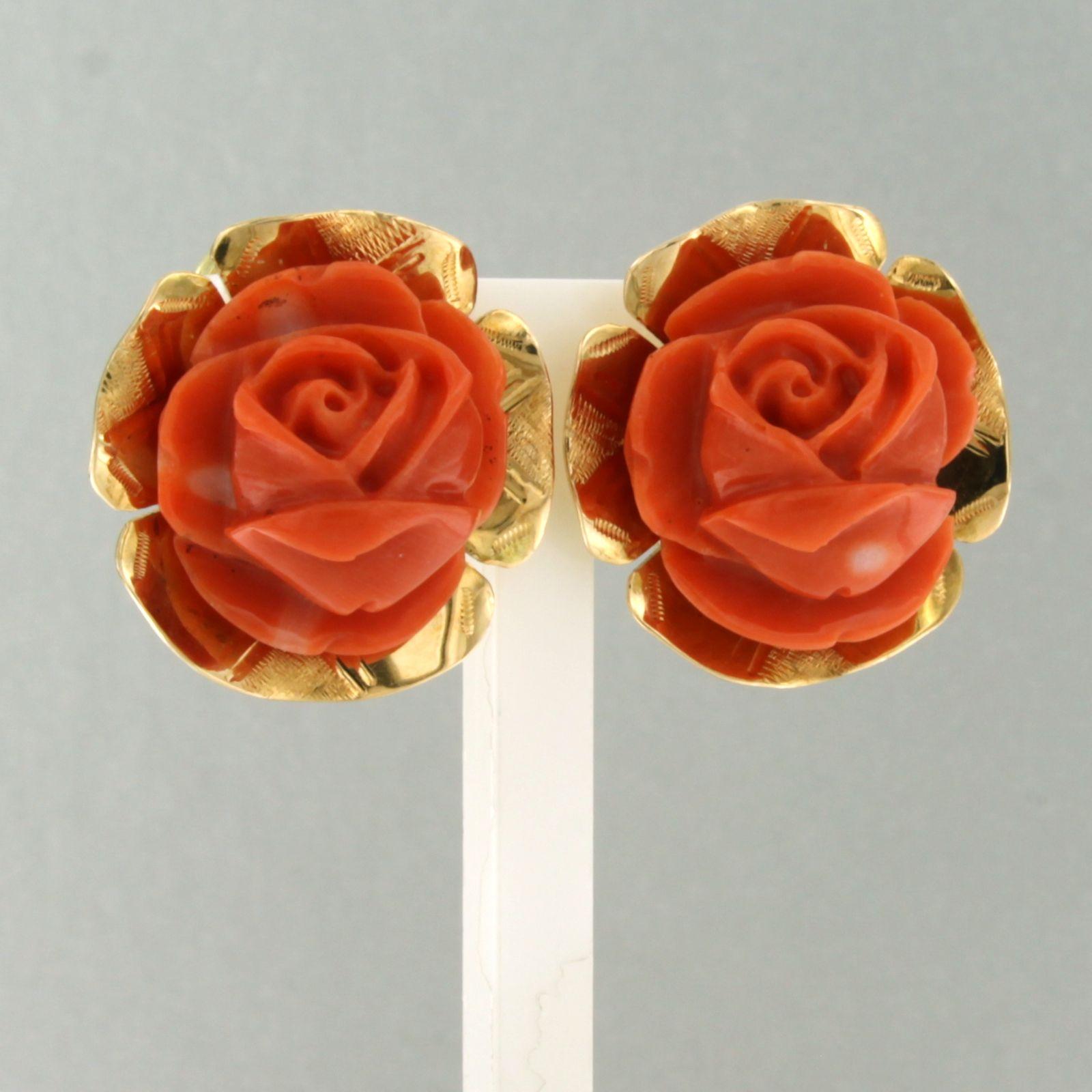 Boucles d'oreilles avec corail - 7,6 grammes d'or jaune 14k en vente 1