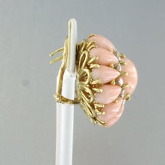 Boucles d'oreilles en corail et diamants taille brillant jusqu'à 0,70 ct, en or 18 carats, 28,0 grammes
