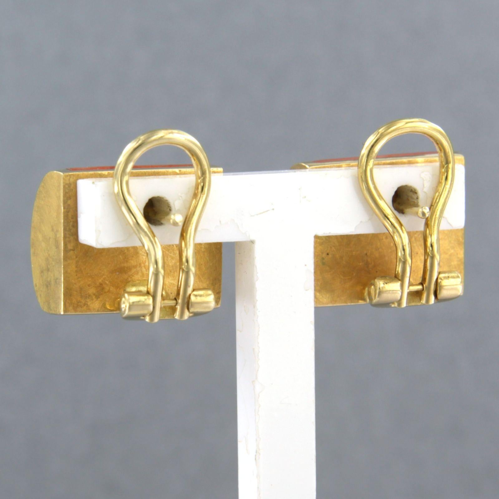 Taille cabochon Boucles d'oreilles avec rubis de corail - 13,1 grammes - or jaune 18 carats en vente