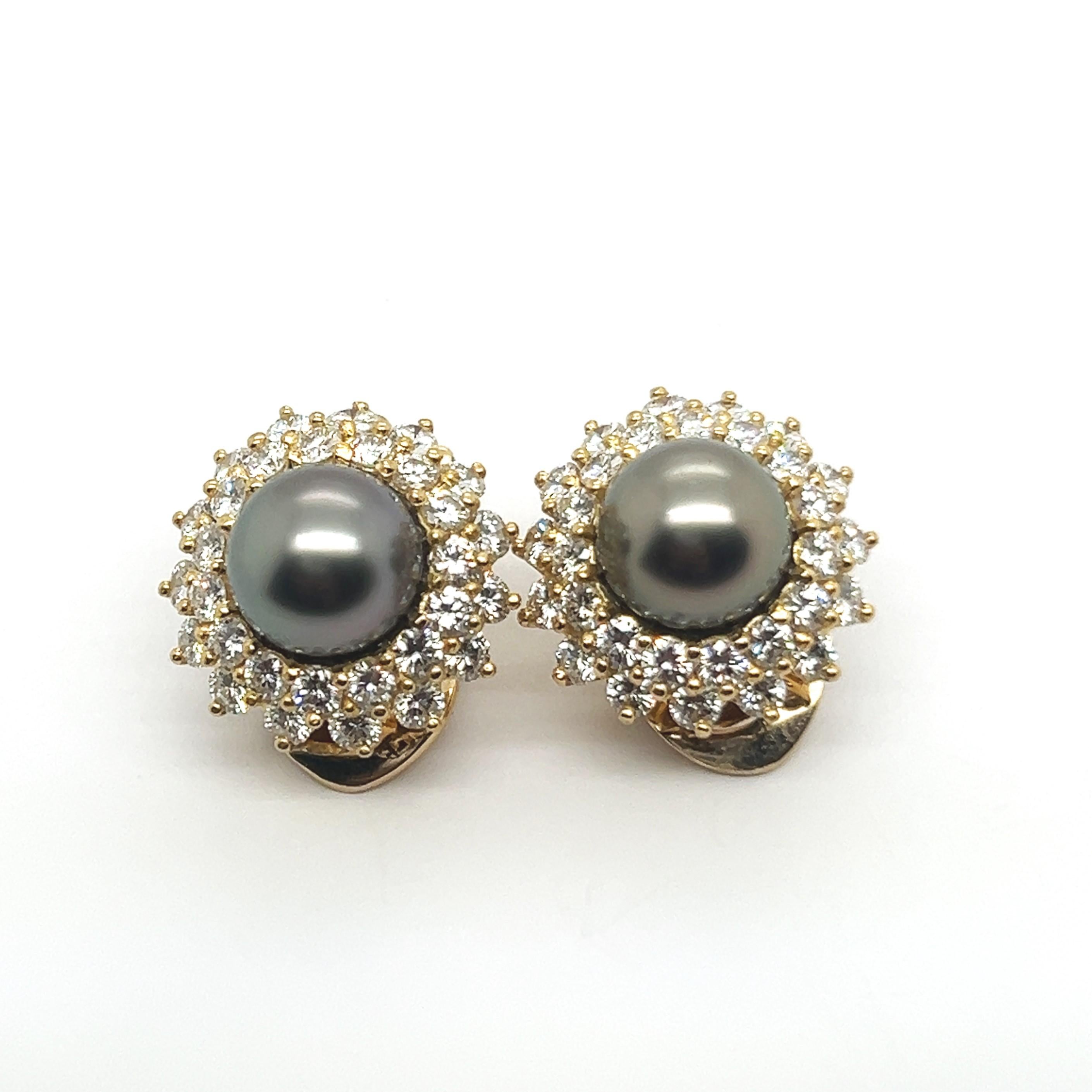 Earrings with Diamonds and Tahitian Pearls in Yellow Gold For Sale 5