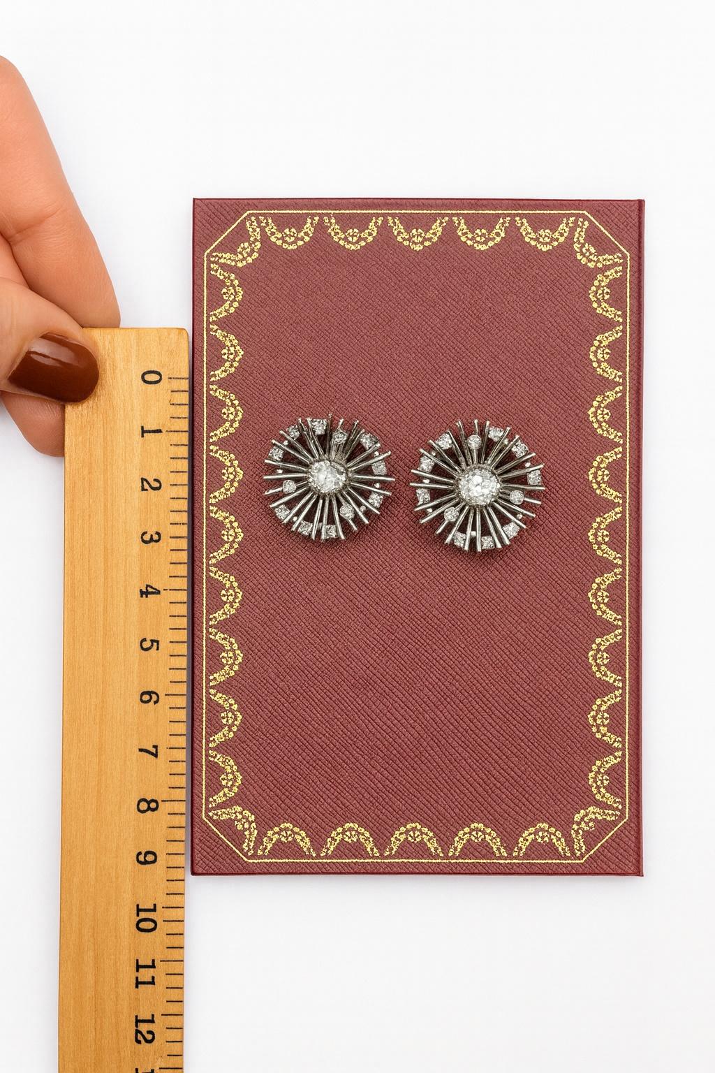 Earrings with Diamonds , Art Deco 1940 French White Gold “Dandelion” in vendita 4