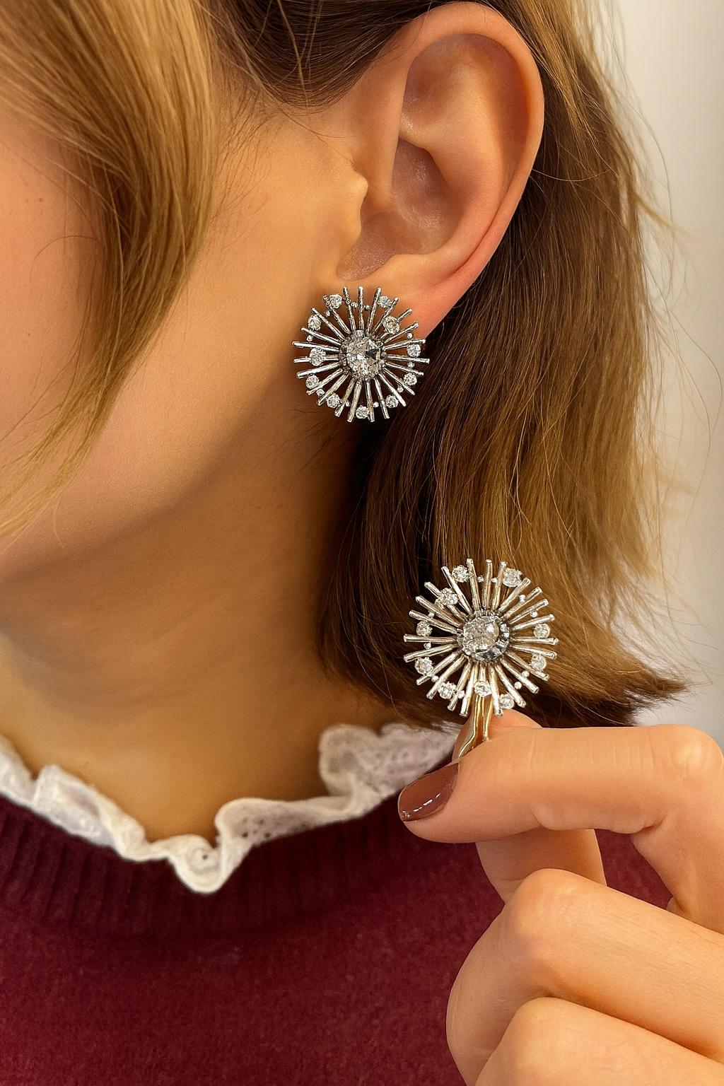Rose Cut Earrings with Diamonds , Art Deco 1940 French White Gold “Dandelion” in vendita