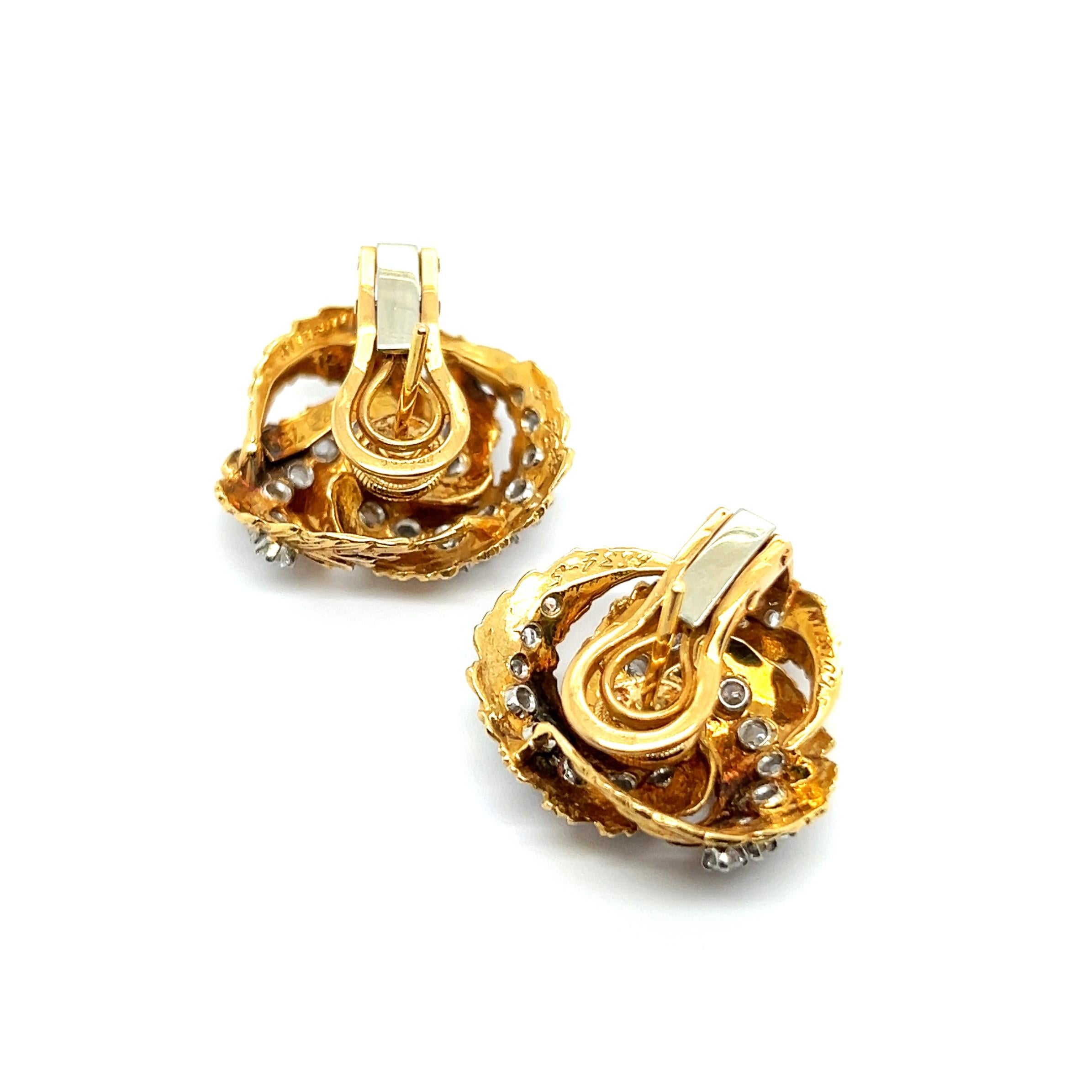 Earrings with Diamonds in 18 Karat Yellow Gold by Gübelin For Sale 4