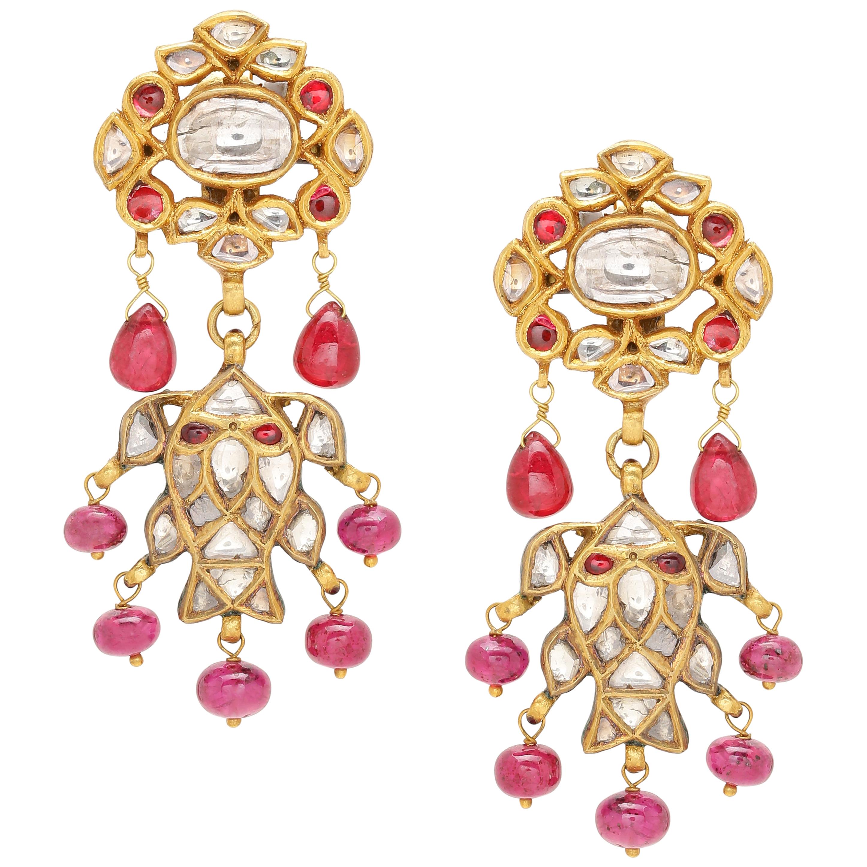 Ohrringe mit Diamanten, Rubinen und Spinellen, handgefertigt aus 18 Karat Gold mit Emaille im Angebot