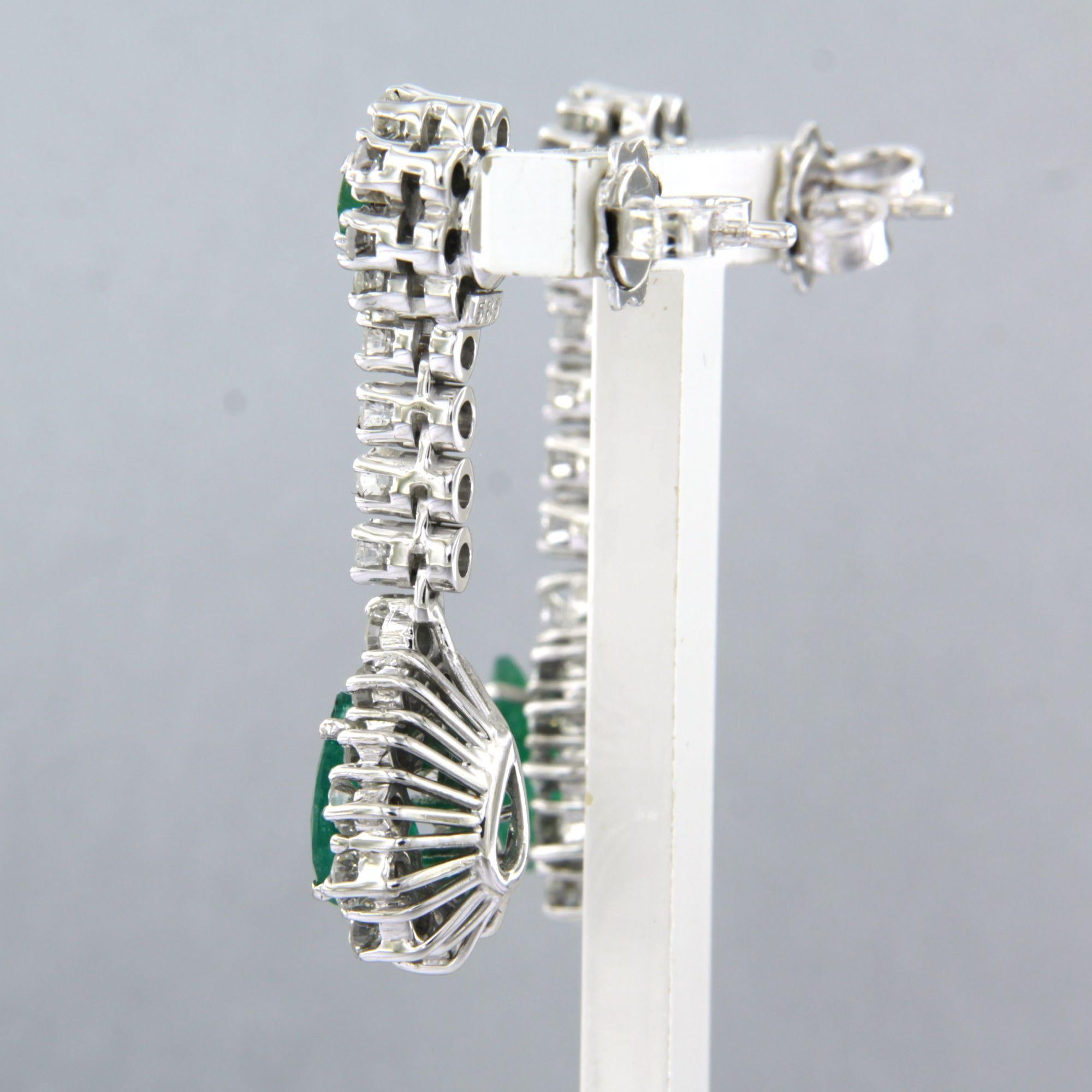 Ohrringe mit Smaragd 2,00ct und Diamanten im Brillantschliff bis zu 1,50ct 14k Gold (Moderne) im Angebot