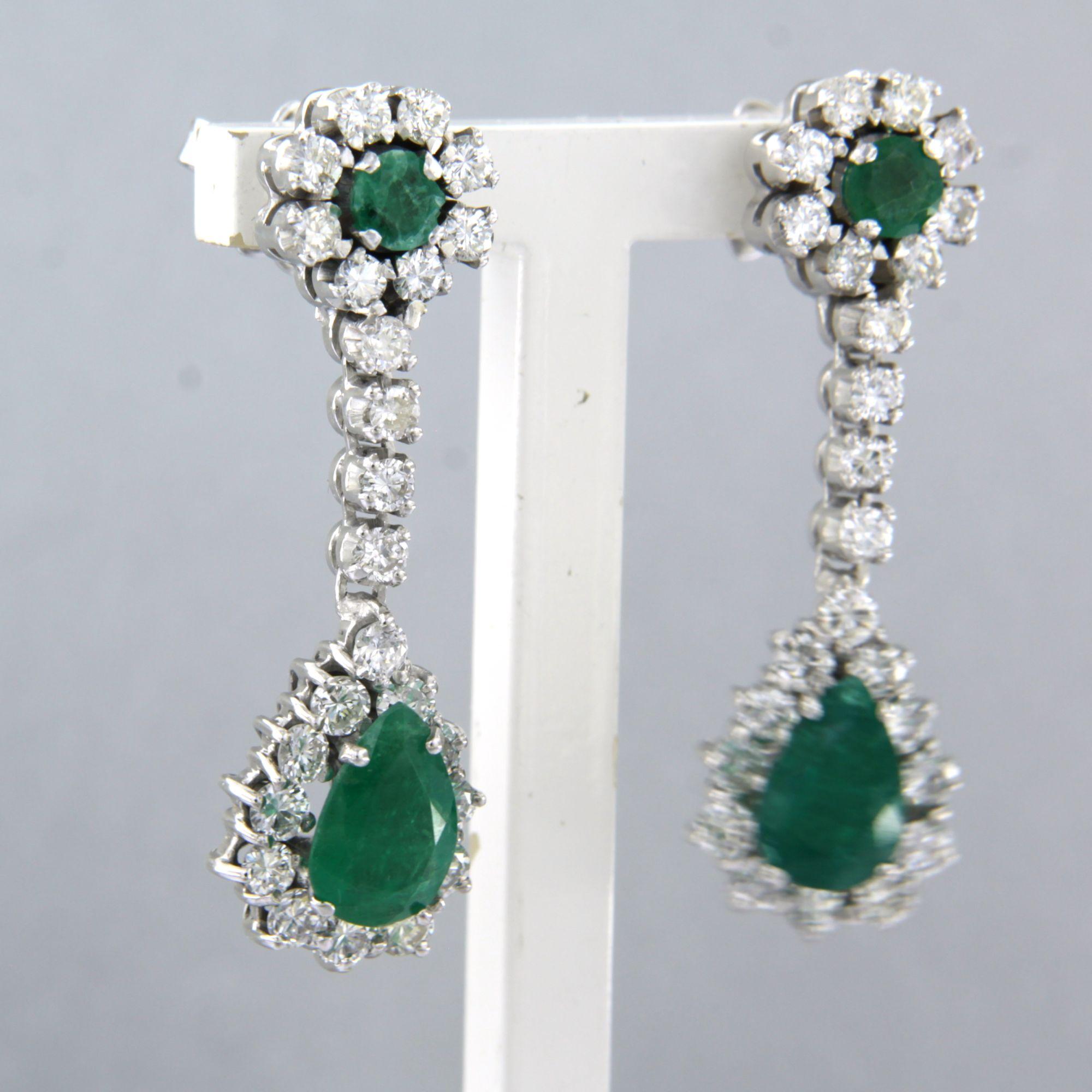 Ohrringe mit Smaragd 2,00ct und Diamanten im Brillantschliff bis zu 1,50ct 14k Gold im Angebot 1