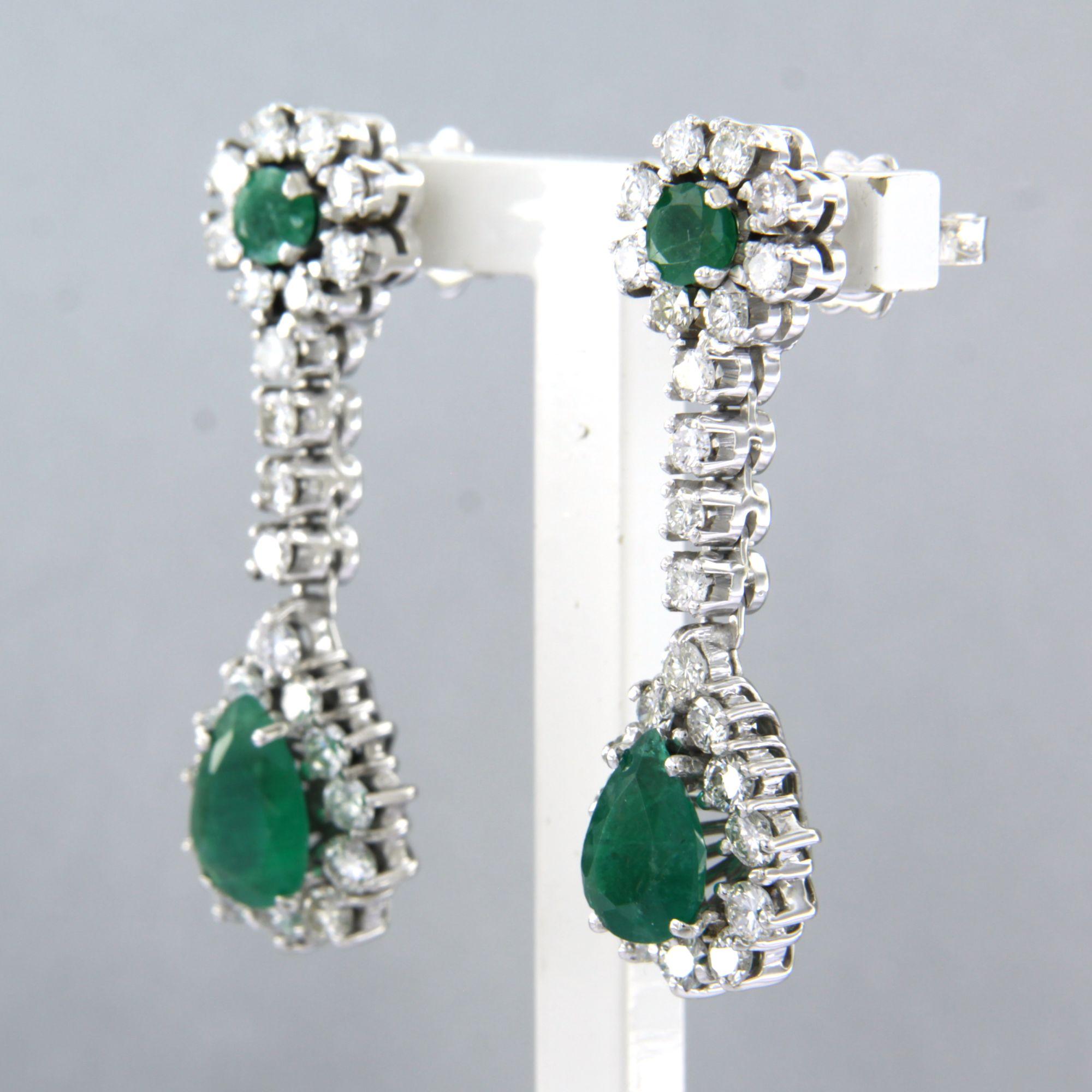Ohrringe mit Smaragd 2,00ct und Diamanten im Brillantschliff bis zu 1,50ct 14k Gold im Angebot 2