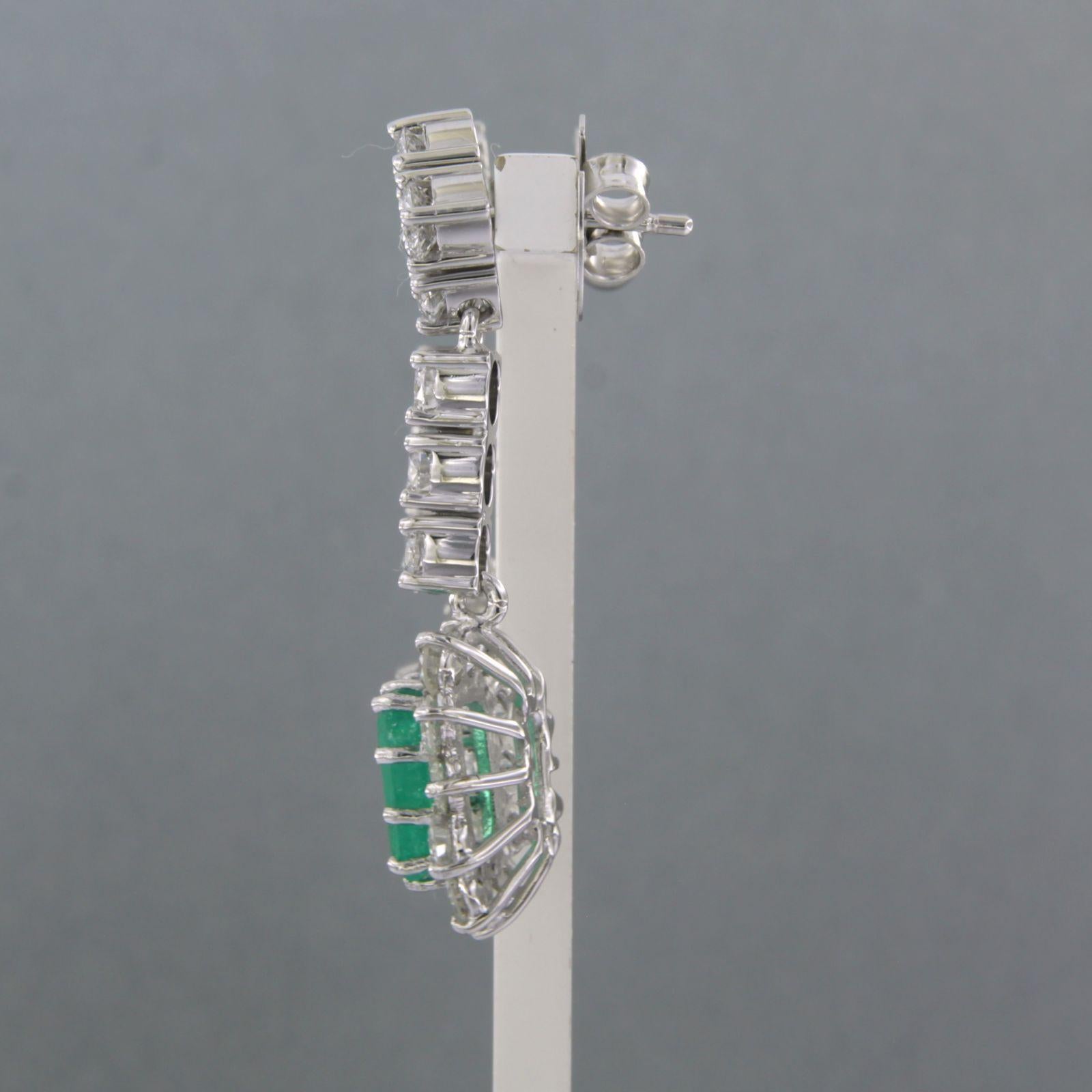 Moderne Boucles d'oreilles avec émeraude 3.60ct et diamants taille brillant 5.00ct or 14k en vente