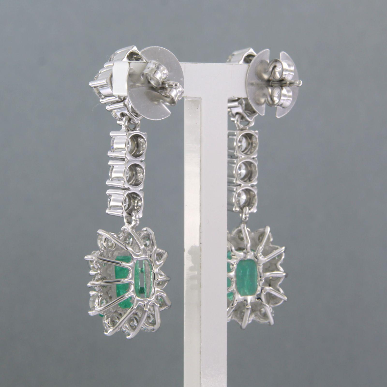 Taille brillant Boucles d'oreilles avec émeraude 3.60ct et diamants taille brillant 5.00ct or 14k en vente
