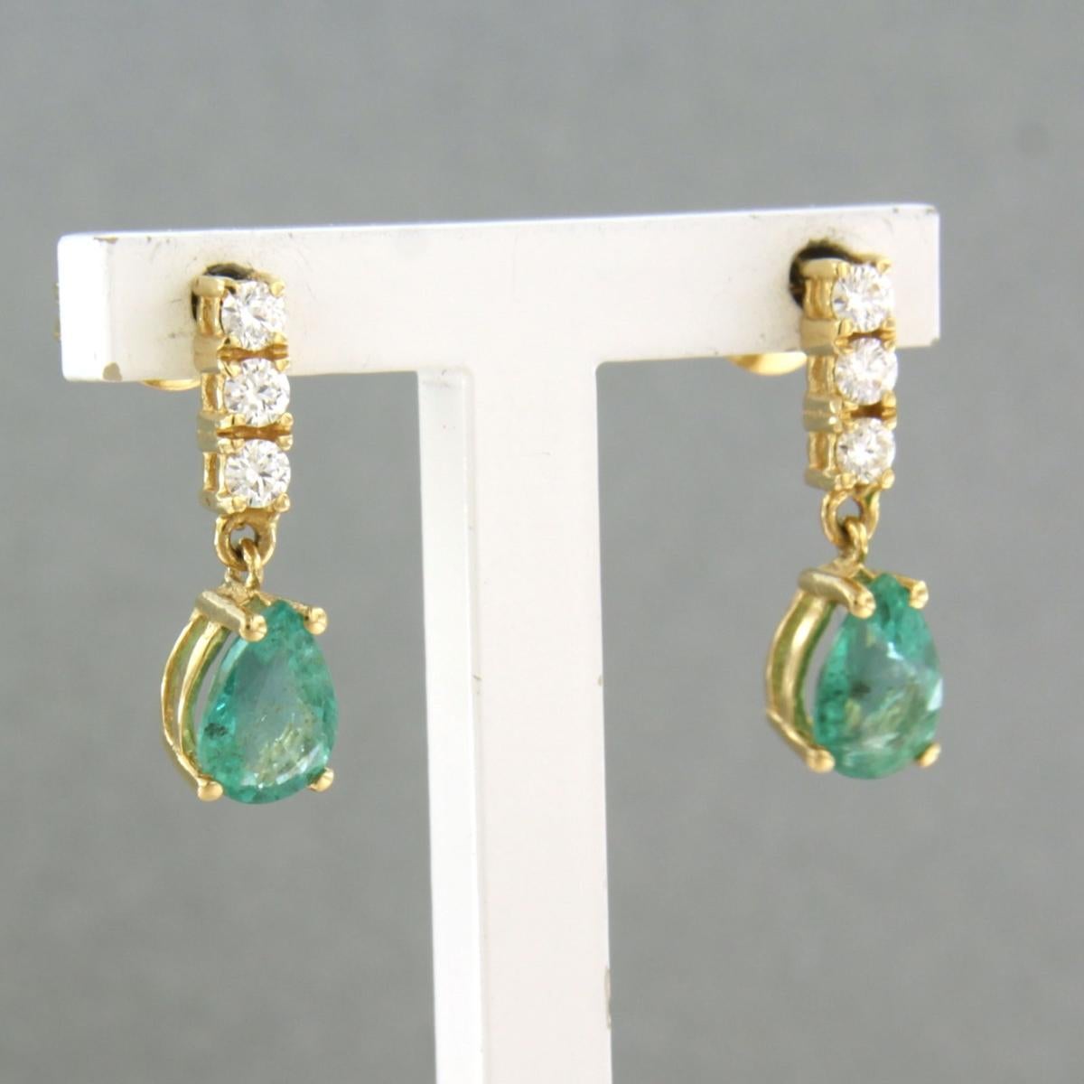 Modern Earrings with emerald and diamonds 18k yellow gold For Sale