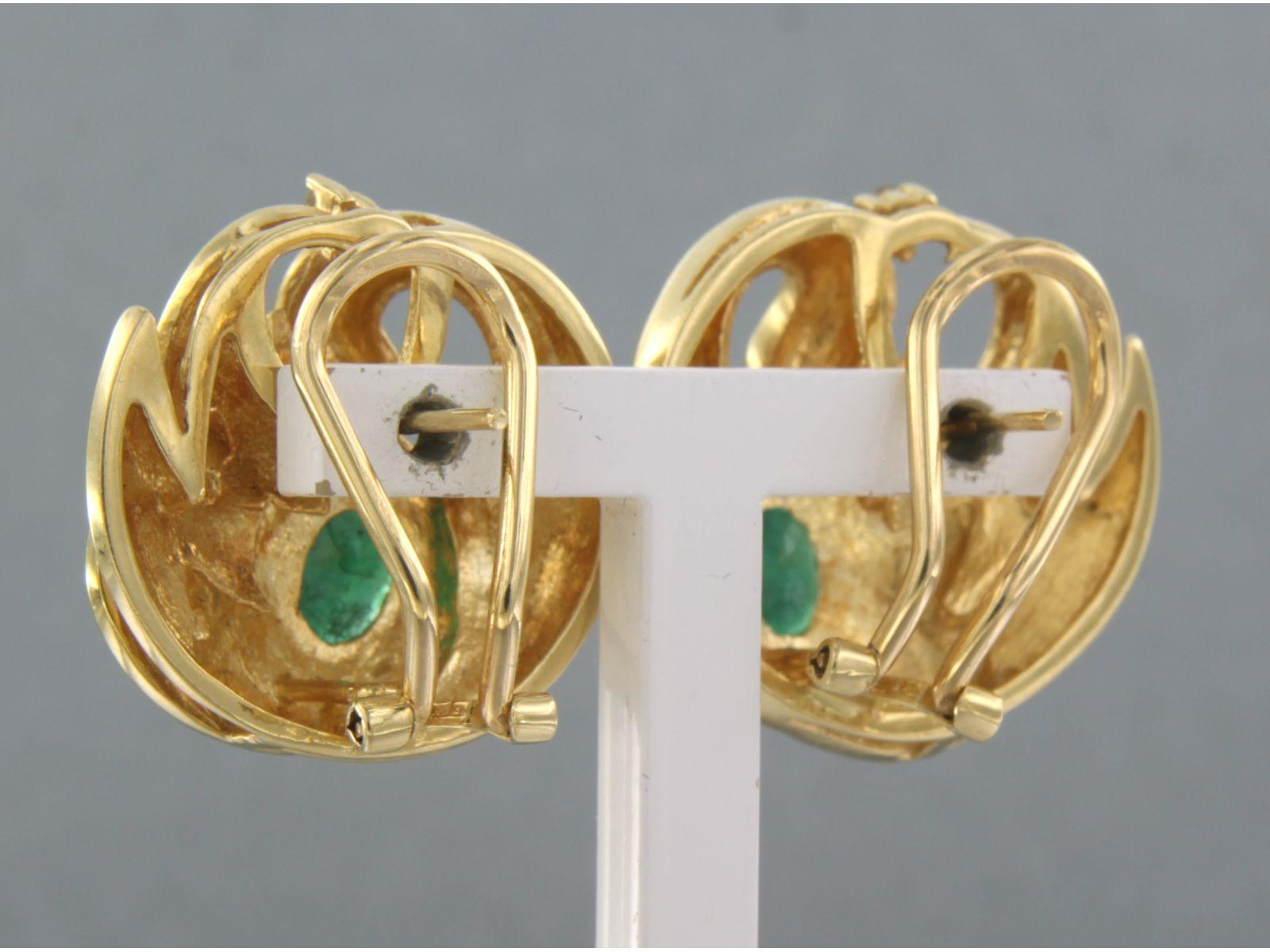 Earrings with emerald and diamonds 18k yellow gold In Good Condition In The Hague, ZH