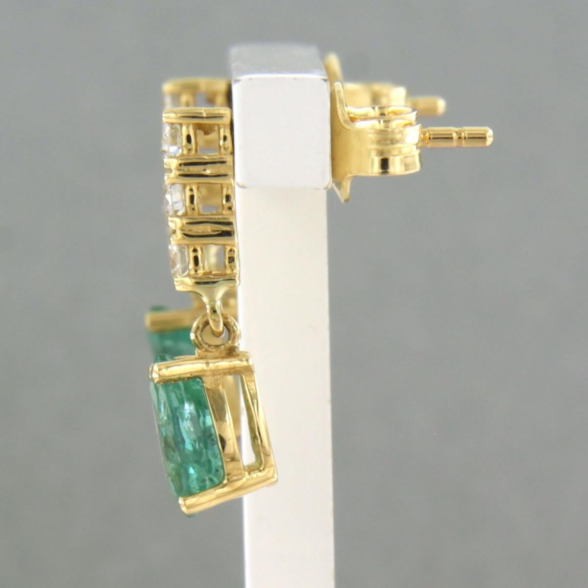 Women's Earrings with emerald and diamonds 18k yellow gold For Sale