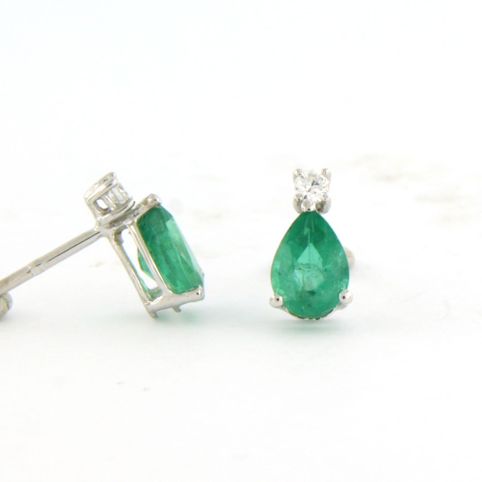 Ohrringe mit Smaragd bis zu 1,30 ct und Diamanten im Brillantschliff 18k Gold im Zustand „Neu“ im Angebot in The Hague, ZH