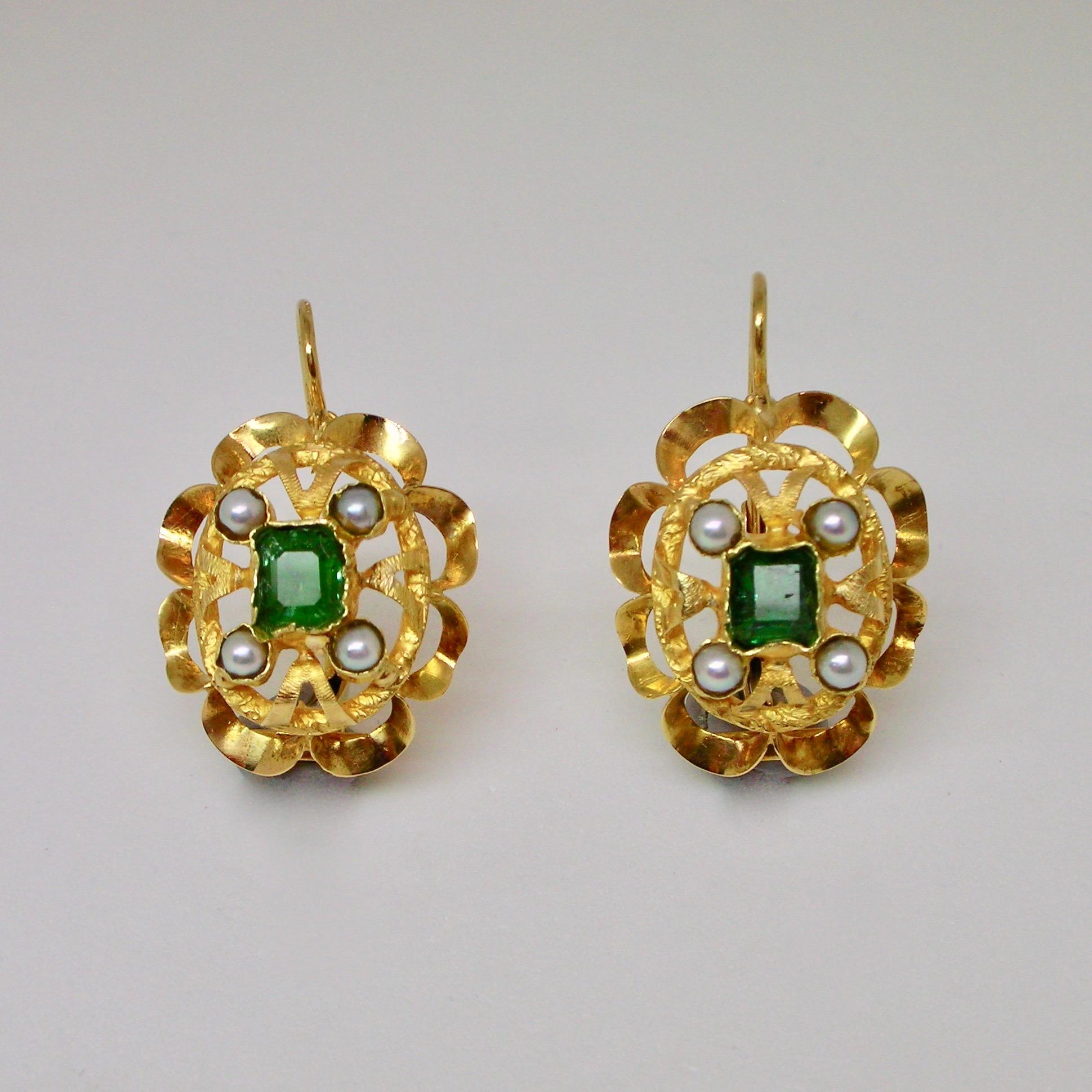 Women's Earrings with Emeralds and Pearls  For Sale