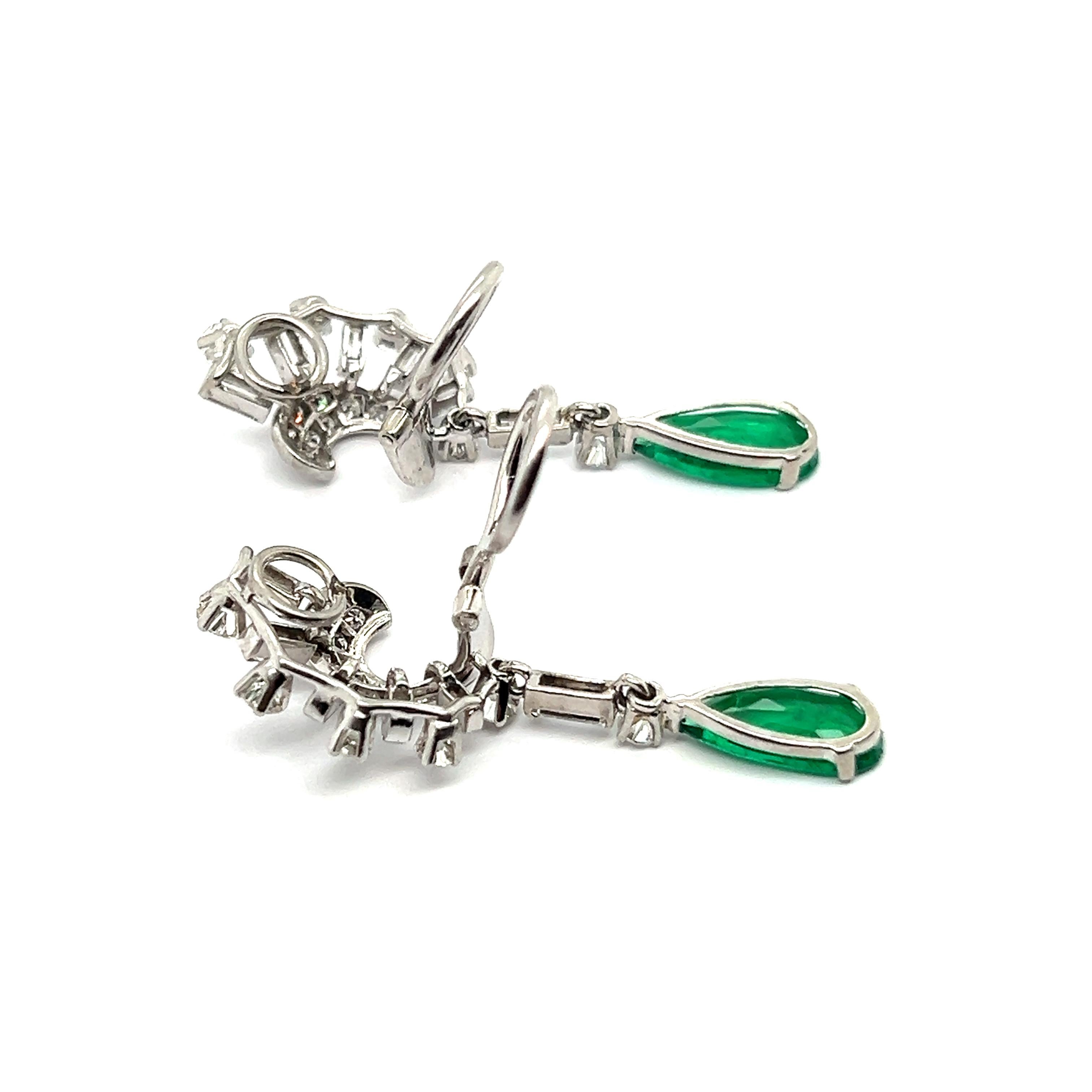 Earrings with Emeralds & Diamonds in 18 Karat White Gold by Gübelin For Sale 4