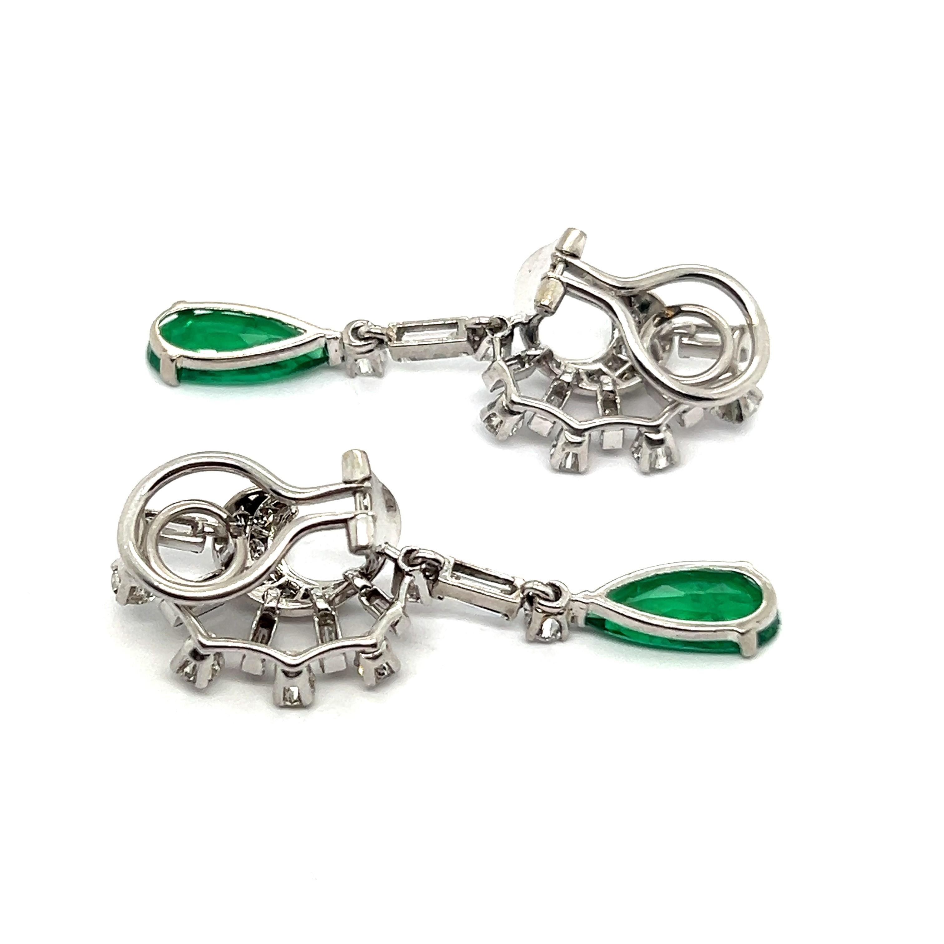 Earrings with Emeralds & Diamonds in 18 Karat White Gold by Gübelin For Sale 11