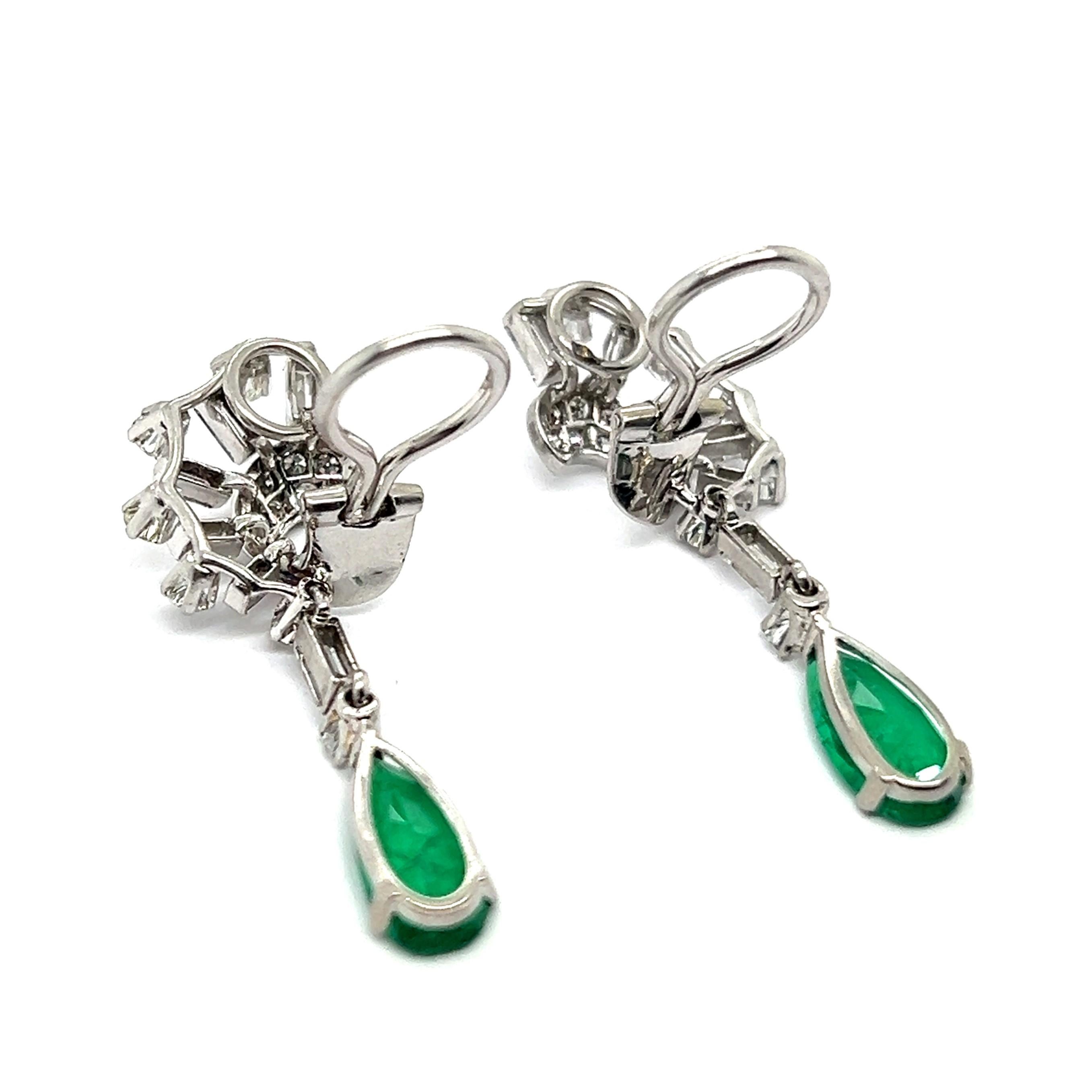 Earrings with Emeralds & Diamonds in 18 Karat White Gold by Gübelin For Sale 1
