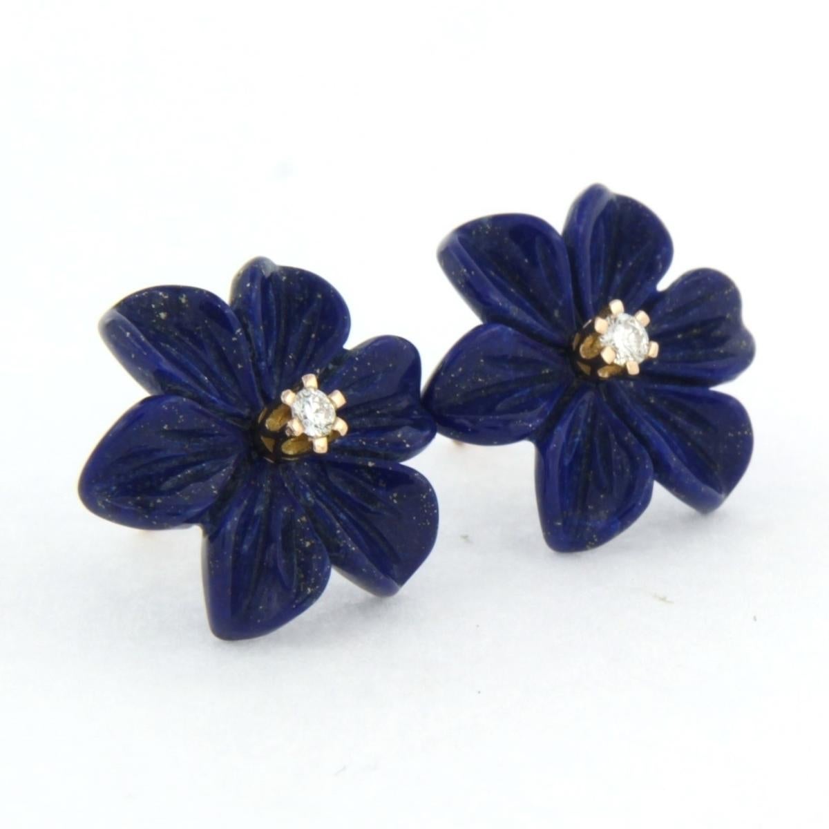 Earrings with flower shaped lapis lazuli and diamonds 18k pink gold In New Condition For Sale In The Hague, ZH
