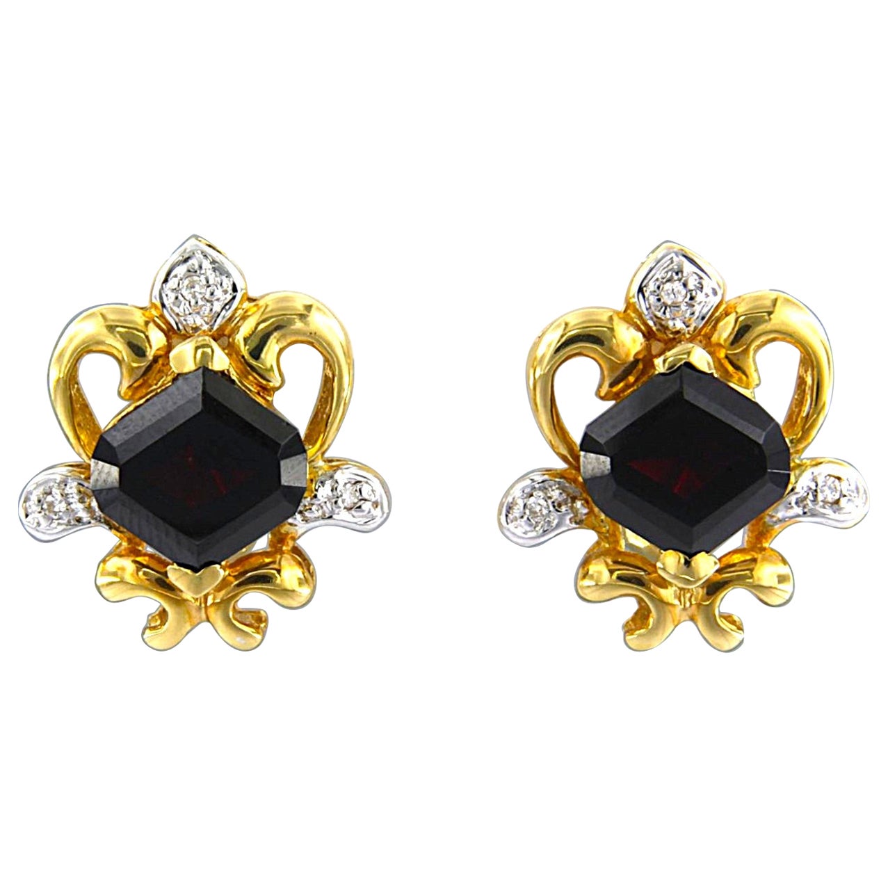 Boucles d'oreilles avec grenat et diamants taille brillant jusqu'à 0,06ct Or 18k 8,9 grammes en vente