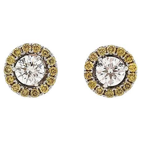 Ohrringe mit grünen Diamanten und GIA-zertifizierten runden weißen Diamanten im Angebot