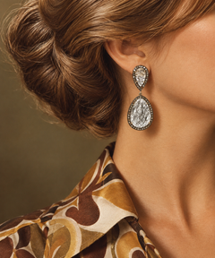Boucles d'oreilles avec pierre « Hairy Stone », en or et argent, diamants taille rose, vers 1970