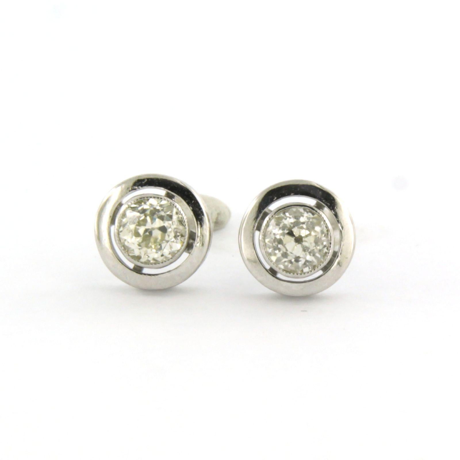 Taille vieille mine Boucles d'oreilles en platine PT820 avec diamants taille vieille mine jusqu'à 0,50 carat en vente