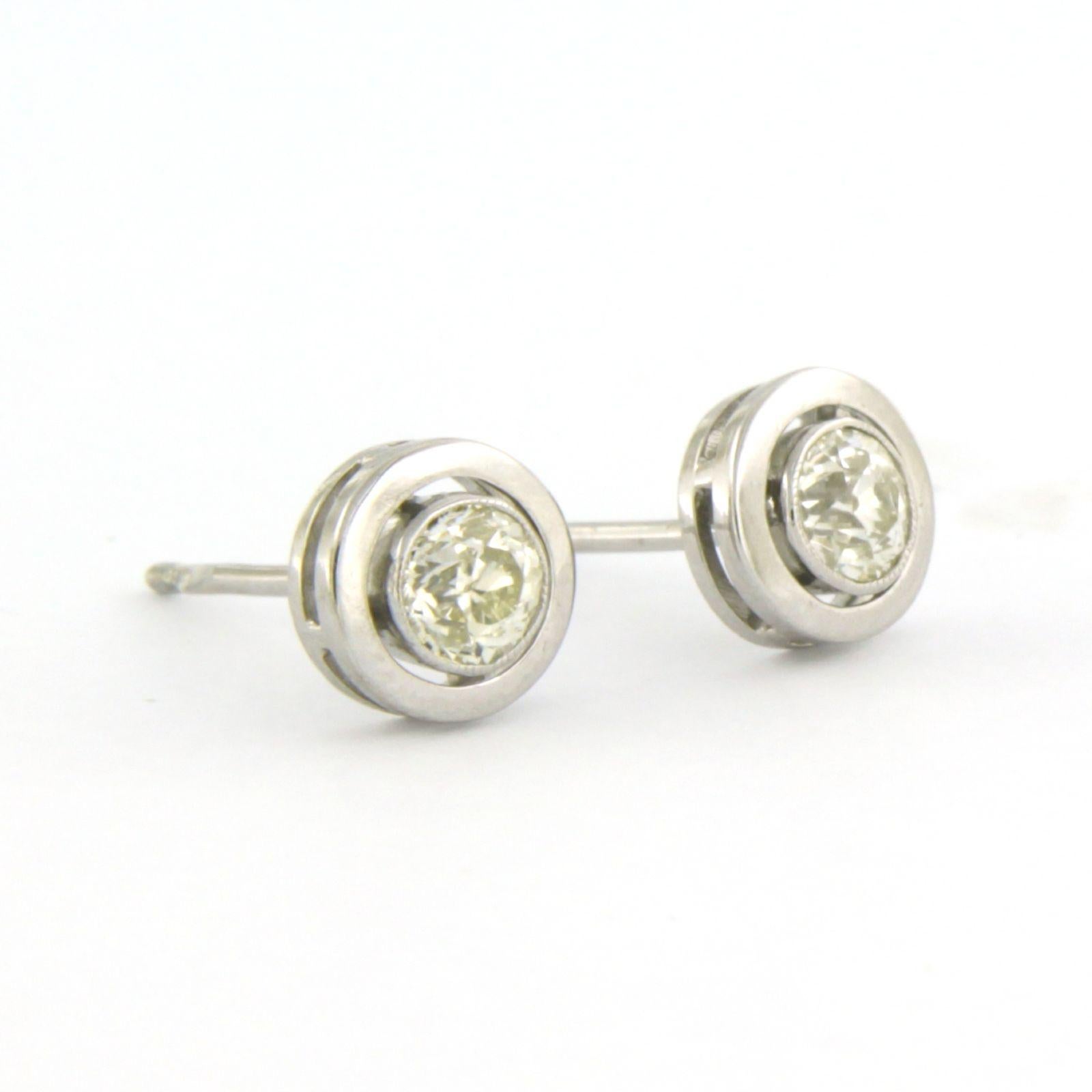 Boucles d'oreilles en platine PT820 avec diamants taille vieille mine jusqu'à 0,50 carat en vente 1
