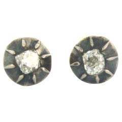 Clous d'oreilles