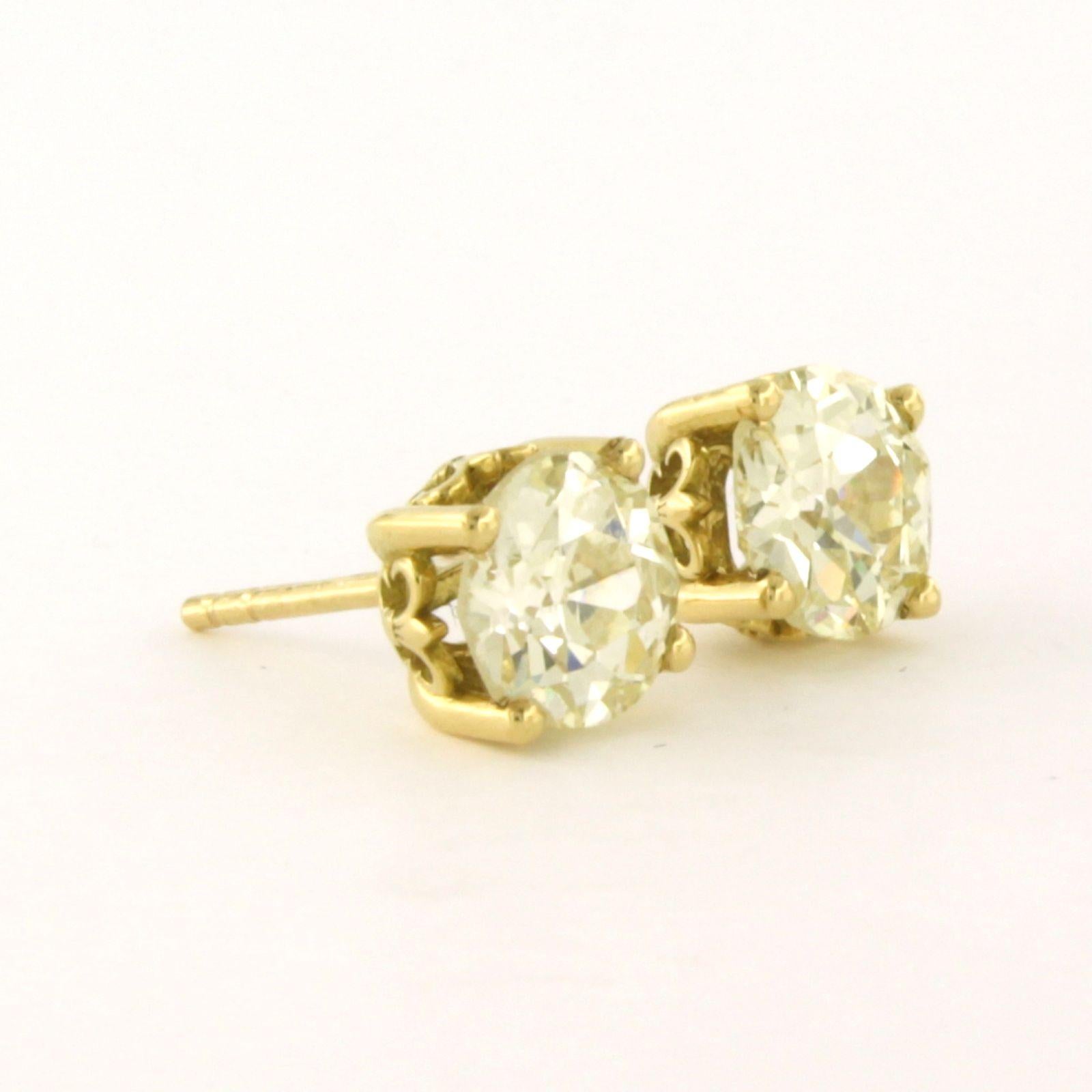 Earrings with old mine cut diamonds up to 3.23ct 18k gold 3.3 grams In condizioni Nuovo in vendita a The Hague, ZH