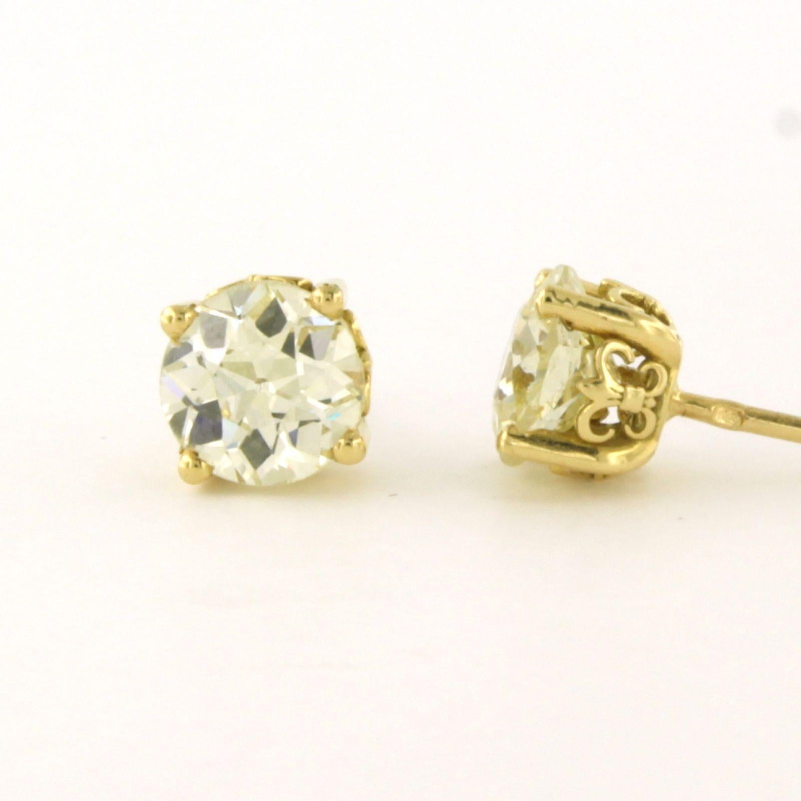 Earrings with old mine cut diamonds up to 3.23ct 18k gold 3.3 grams in vendita 1