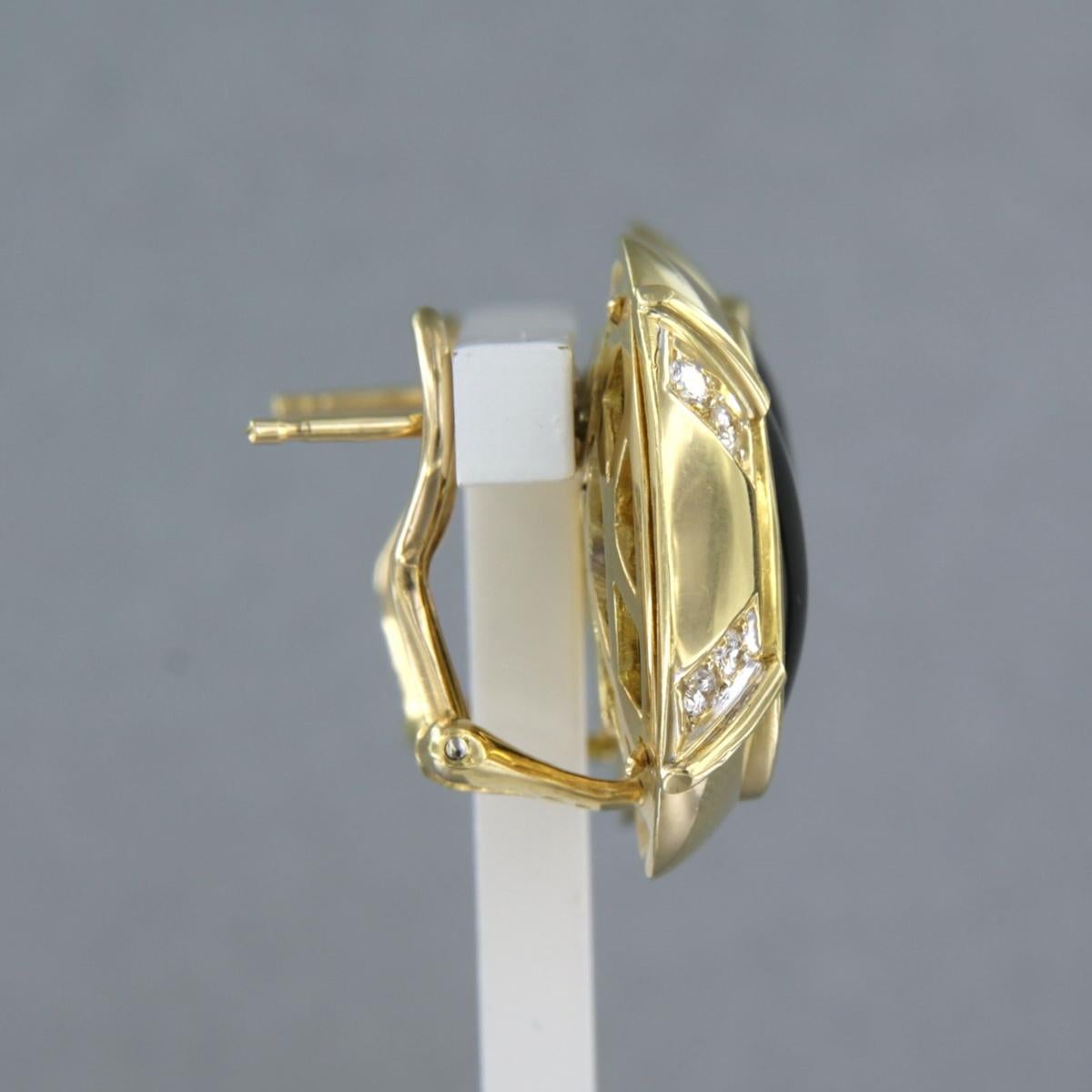 Moderne Boucles d'oreilles avec onyx et diamants taille brillant jusqu'à 0,20ct Or jaune 18k en vente