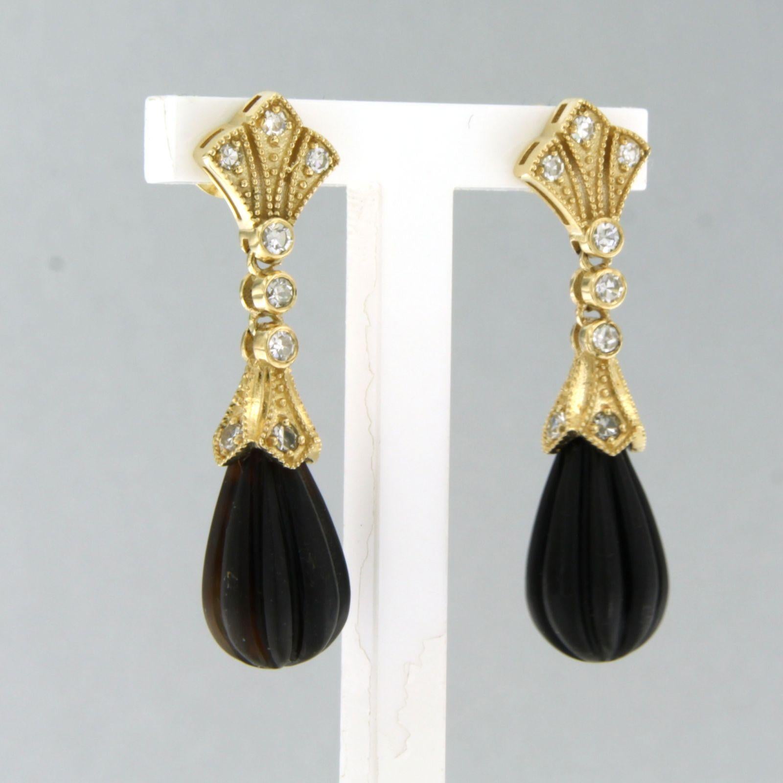 Moderne Boucles d'oreilles en or jaune 14 carats avec onyx et diamants taille unique jusqu'à 0,36 carat en vente