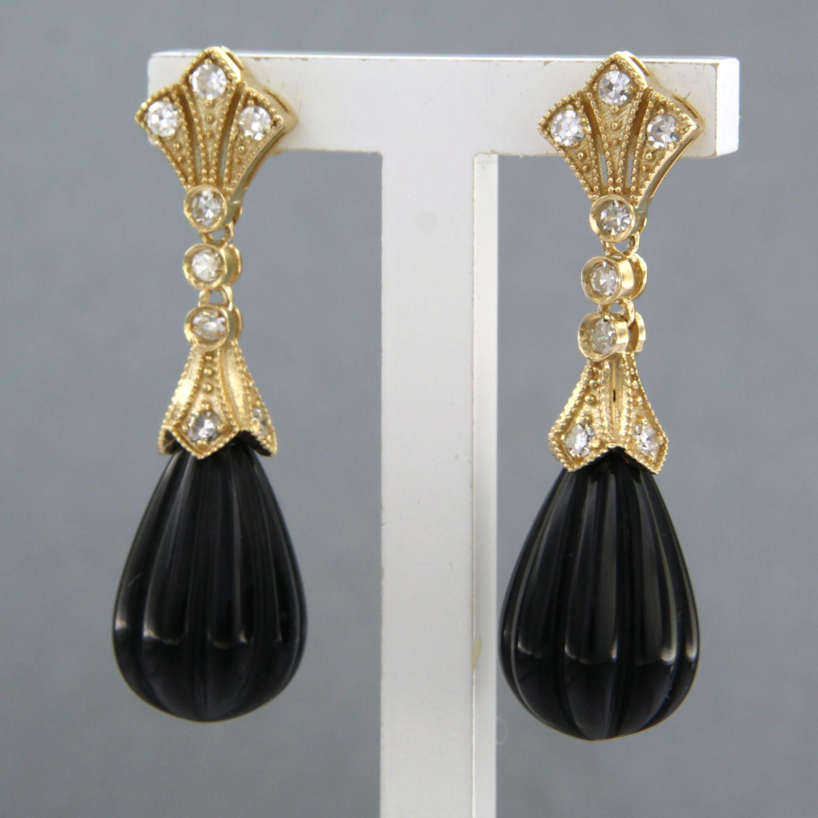 Taille simple Boucles d'oreilles en or jaune 14 carats avec onyx et diamants taille unique jusqu'à 0,42 carat 6,2 grammes en vente