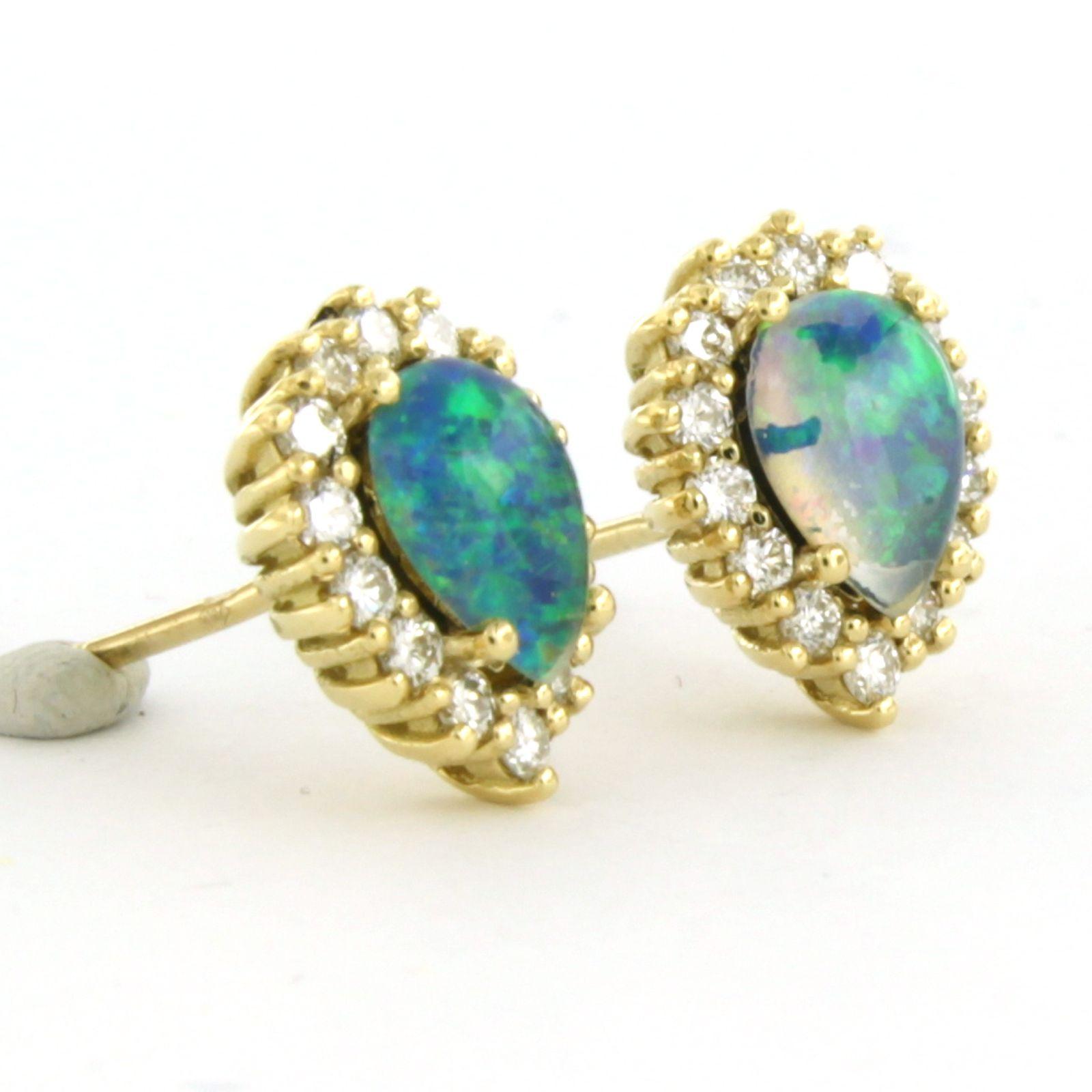Ohrringe mit Opal- und Diamanten im Brillantschliff bis zu 0,52 Karat 18 Karat Gelbgold im Zustand „Neu“ im Angebot in The Hague, ZH