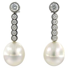 Pendientes con perlas y diamantes de talla brillante de hasta 1,20 ct, de oro de 18 k, 9,2 gramos