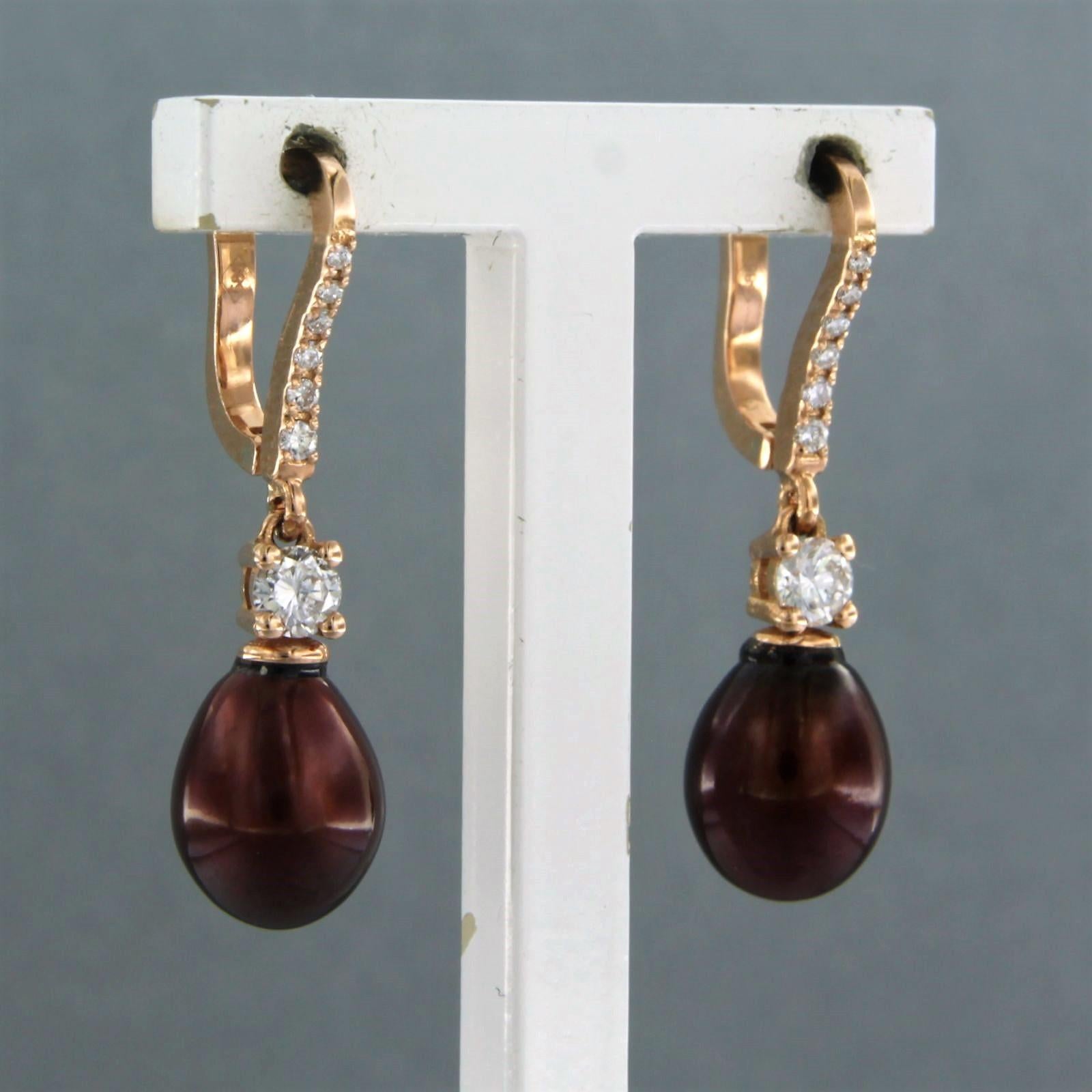 Boucles d'oreilles avec perle et diamants taille brillant jusqu'à 0,32ct Or rose 18k en vente 1
