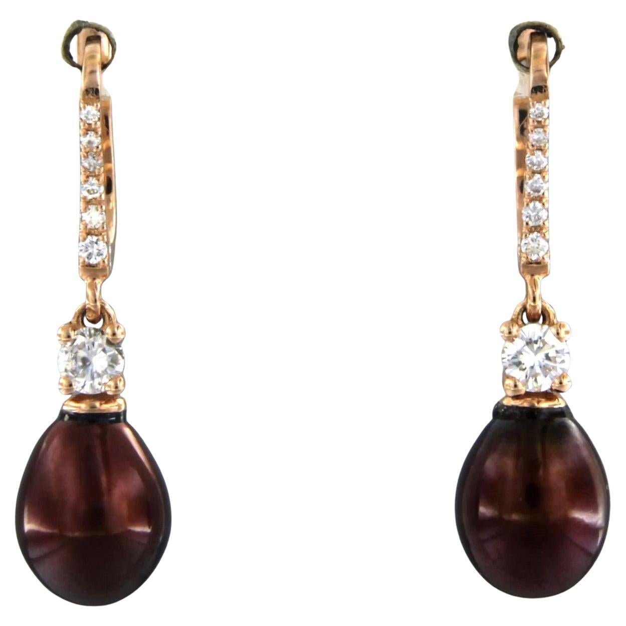Boucles d'oreilles avec perle et diamants taille brillant jusqu'à 0,32ct Or rose 18k en vente