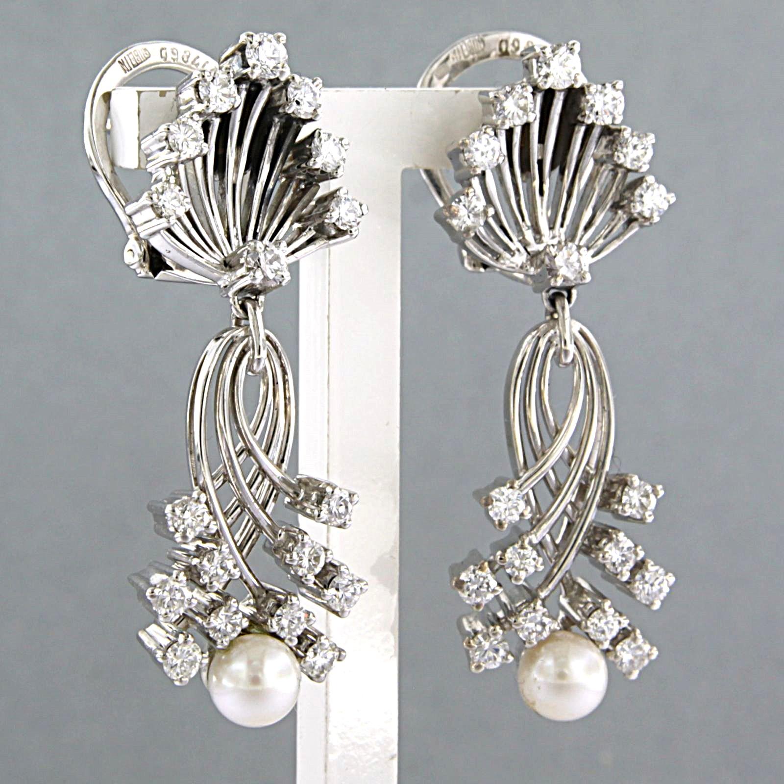 Boucles d'oreilles avec perle et diamants taille brillant jusqu'à 1,20ct Or 18k 15,6 grammes Pour femmes en vente