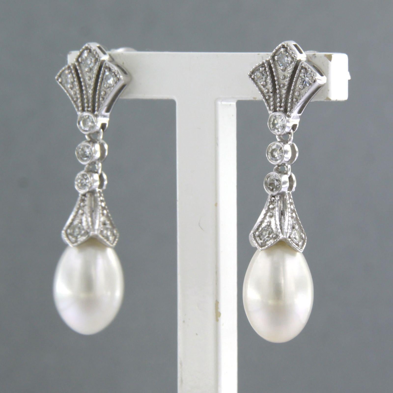Pendientes con perla y diamantes talla única hasta 0,20 ct Oro de 14k 4,5 gramos en Nuevo estado para la venta en The Hague, ZH