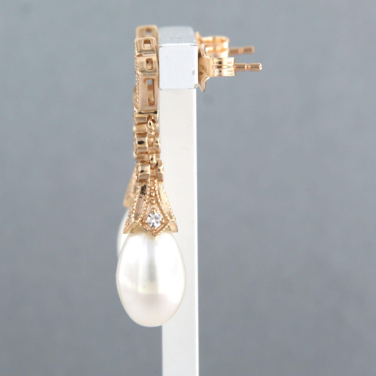 Pendientes con perla y diamantes talla única hasta 0,30 ct Oro de 14k 4,3 gramos Moderno en venta