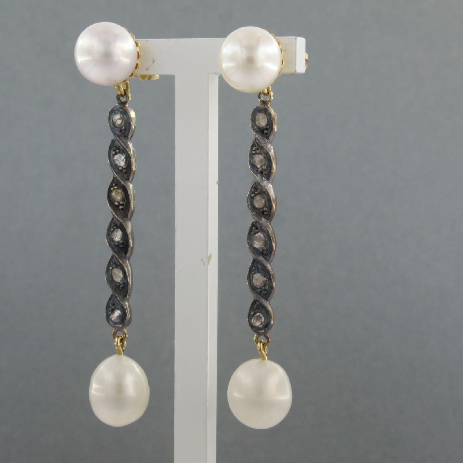 Taille rose Boucles d'oreilles en or et argent 14 carats avec perles et diamants taille rose jusqu'à 0,05 carat en vente